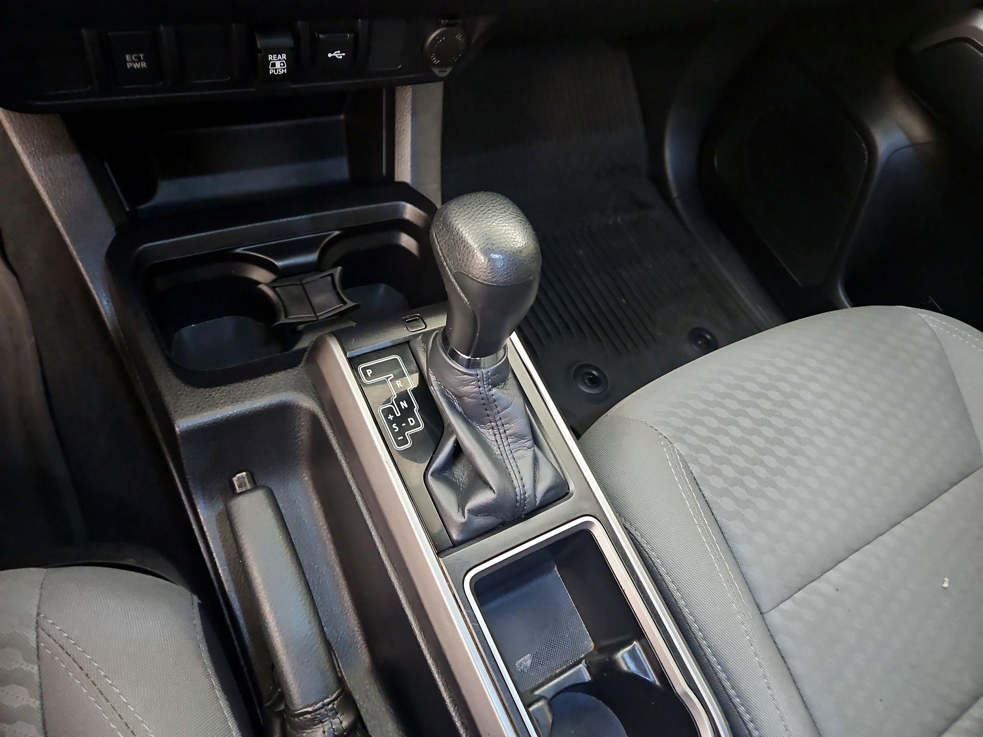 Thumbnail: 2022 Toyota Tacoma - 17