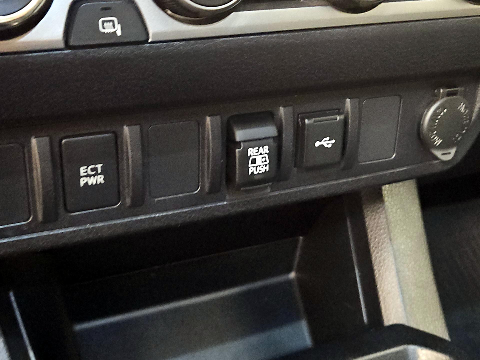 Thumbnail: 2022 Toyota Tacoma - 18