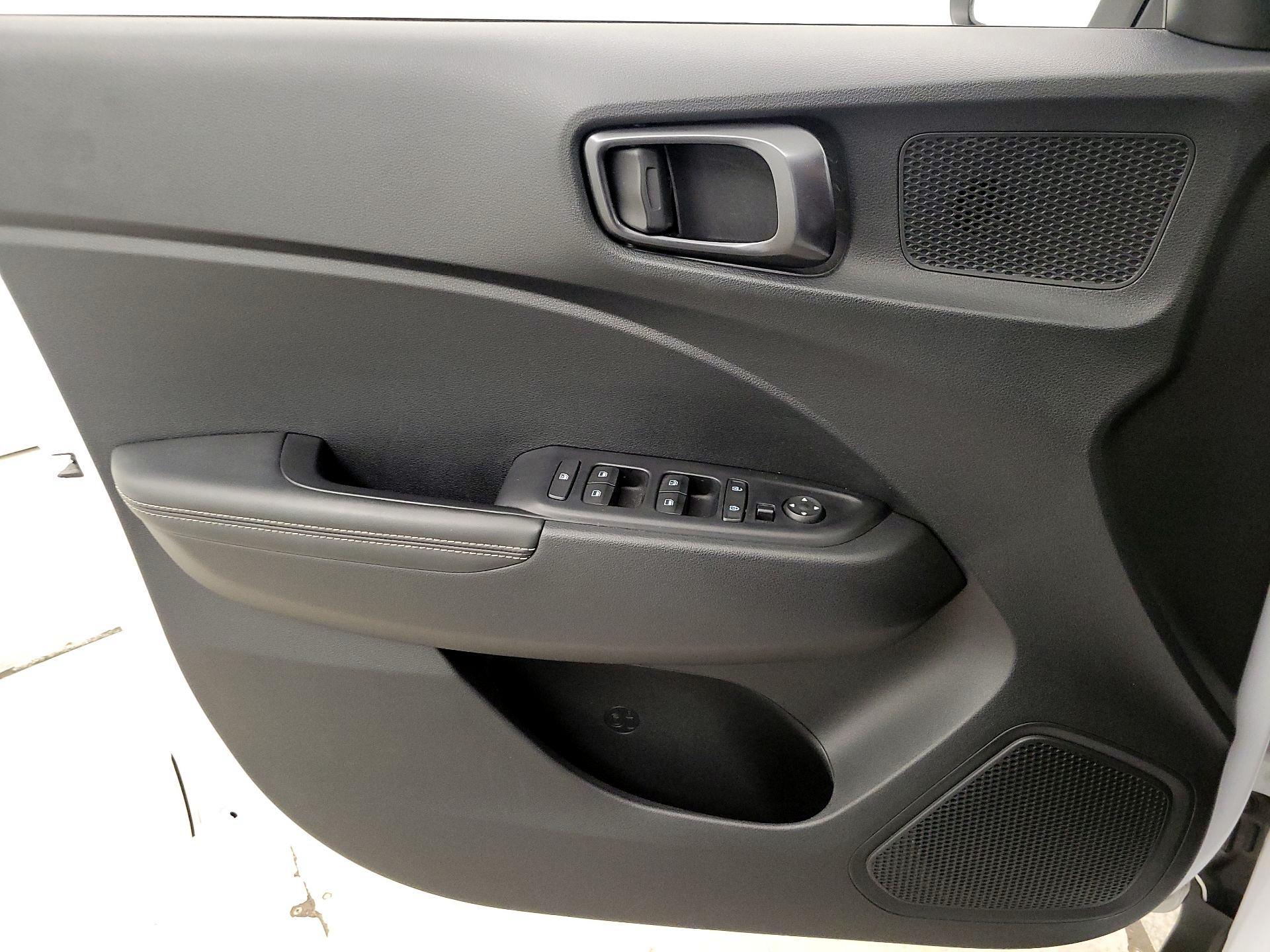 Thumbnail: 2023 Hyundai Venue - 12