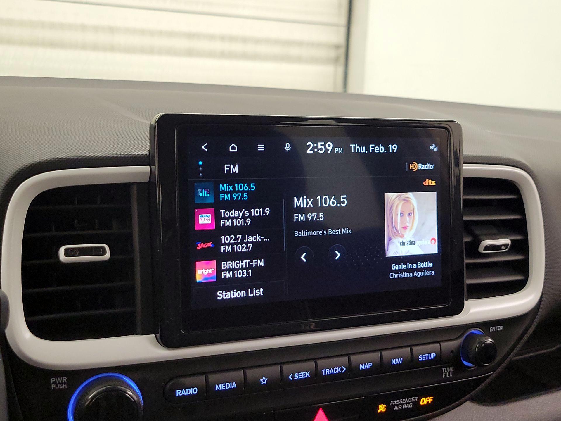 Thumbnail: 2023 Hyundai Venue - 16