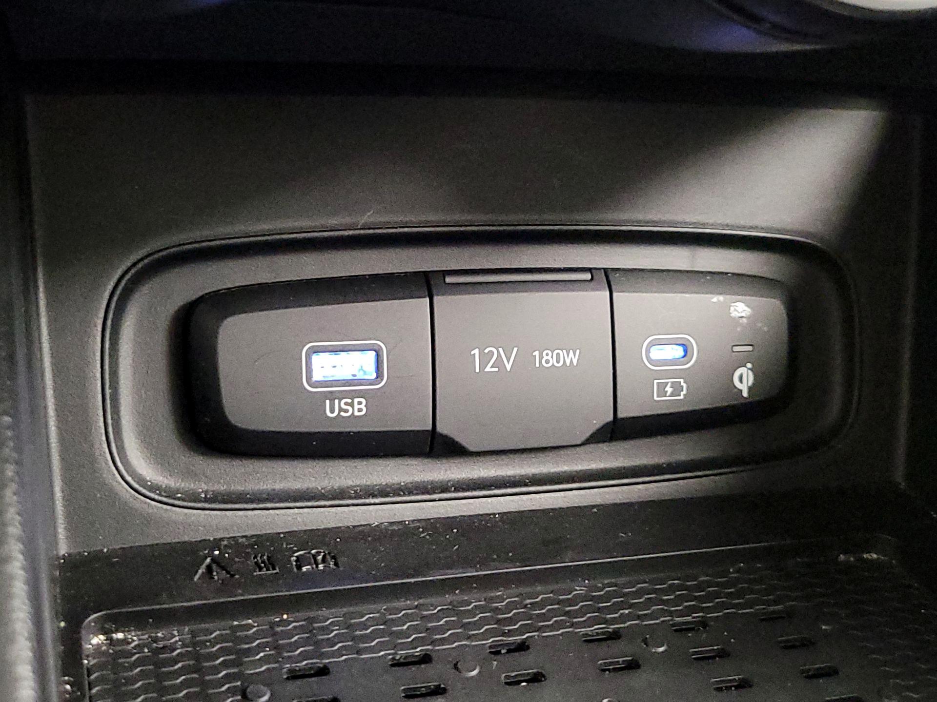 Thumbnail: 2023 Hyundai Venue - 19