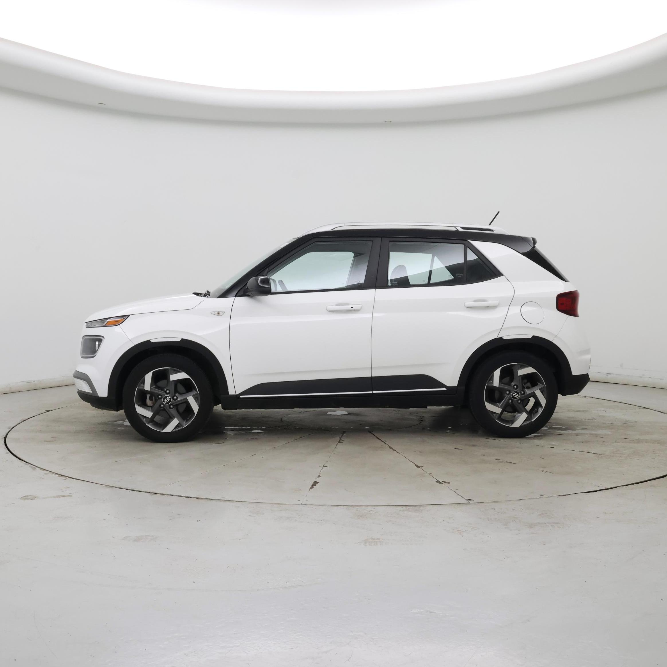 Thumbnail: 2023 Hyundai Venue - 3