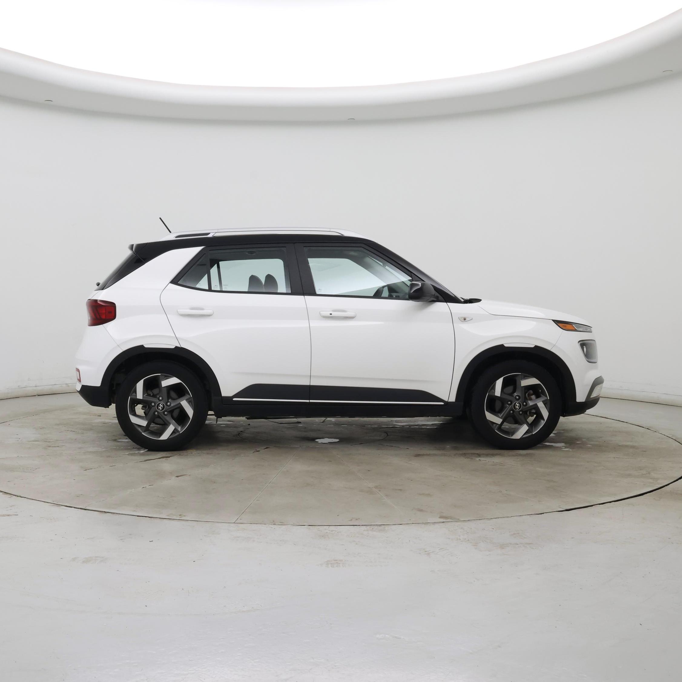 Thumbnail: 2023 Hyundai Venue - 7