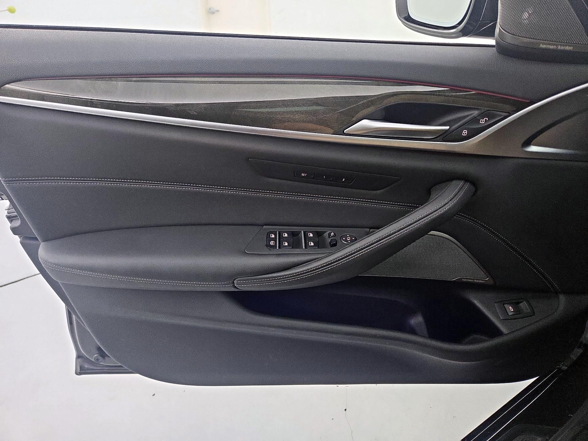 Thumbnail: 2023 BMW 5 Series - 12