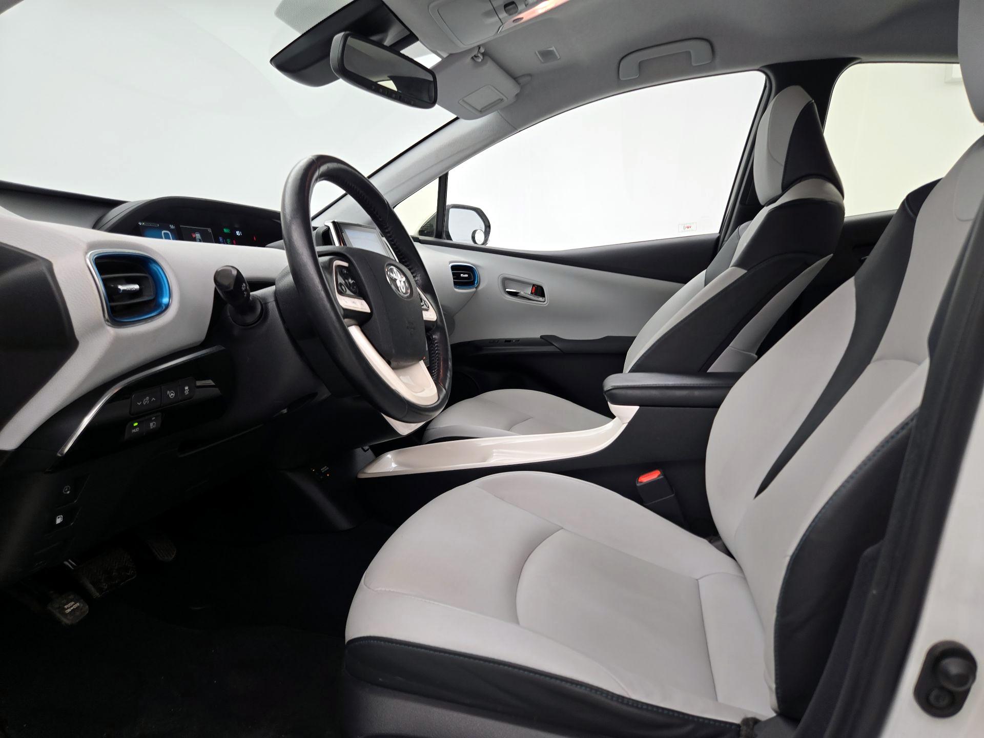 Thumbnail: 2017 Toyota Prius Prime - 11