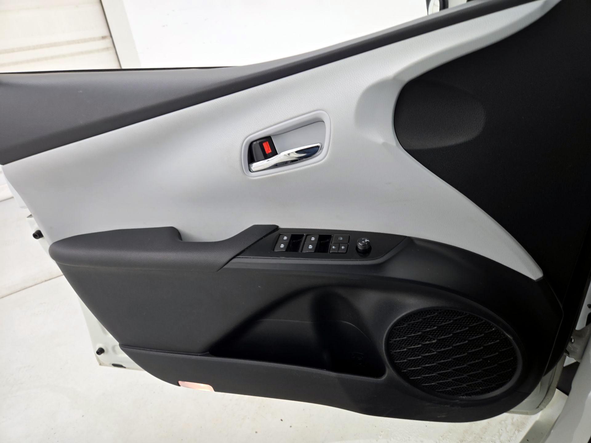 Thumbnail: 2017 Toyota Prius Prime - 12