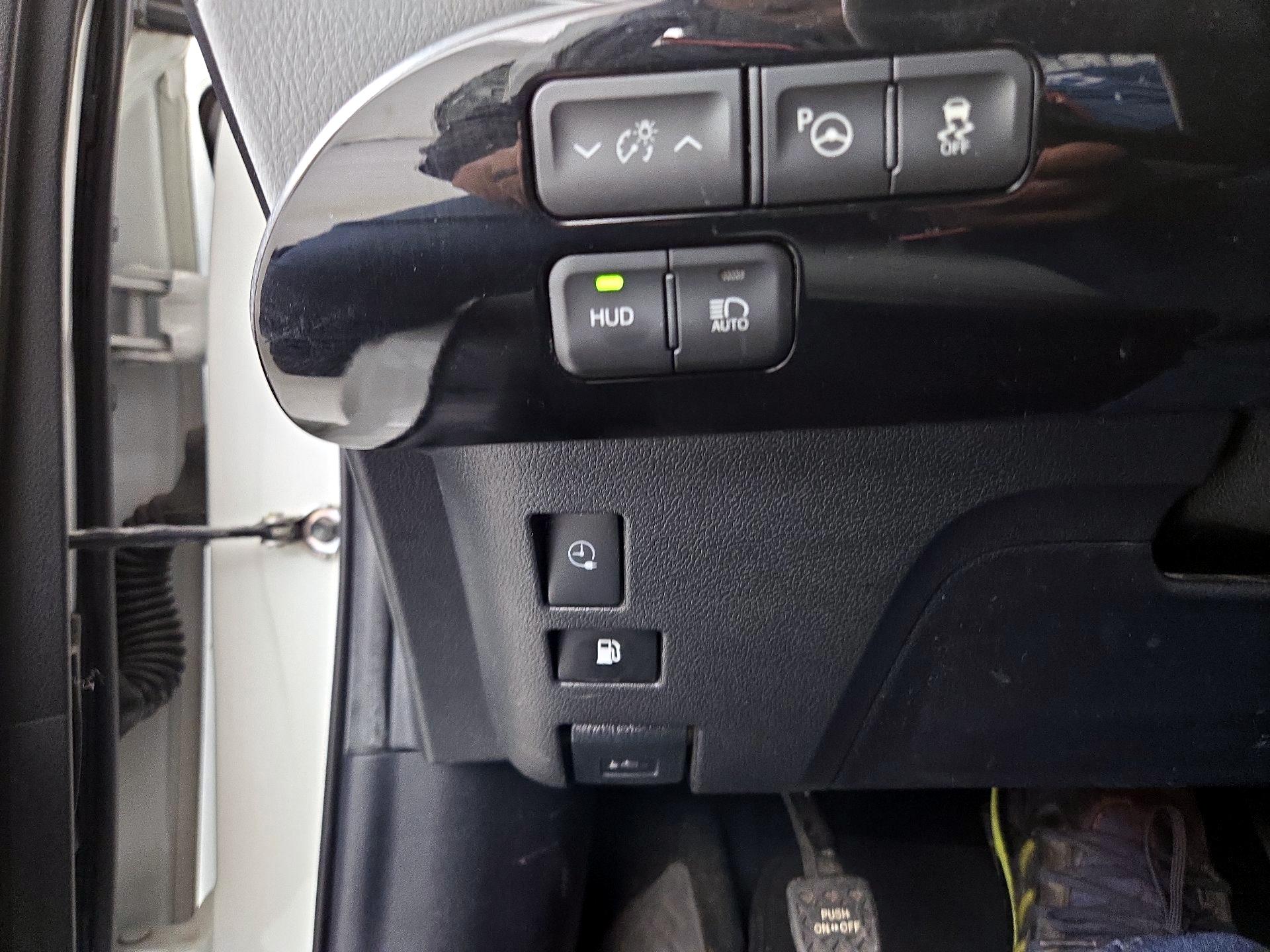 Thumbnail: 2017 Toyota Prius Prime - 13