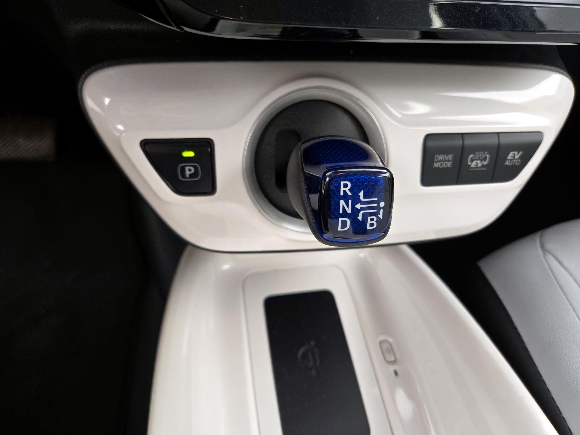 Thumbnail: 2017 Toyota Prius Prime - 18