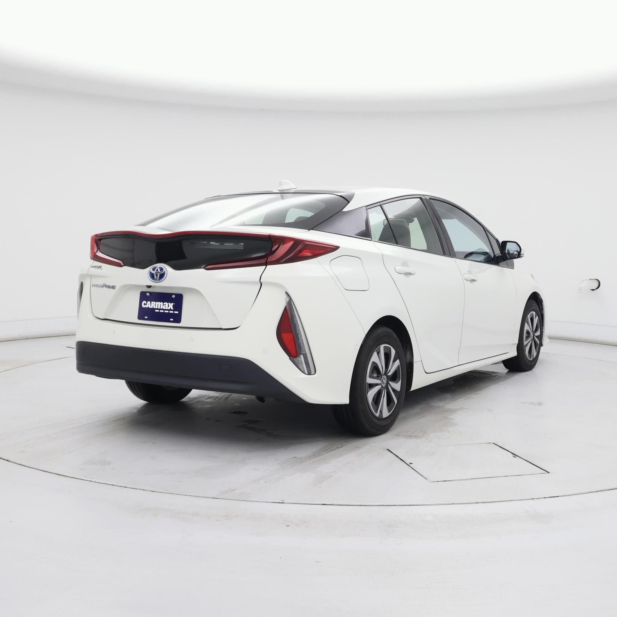 Thumbnail: 2017 Toyota Prius Prime - 8