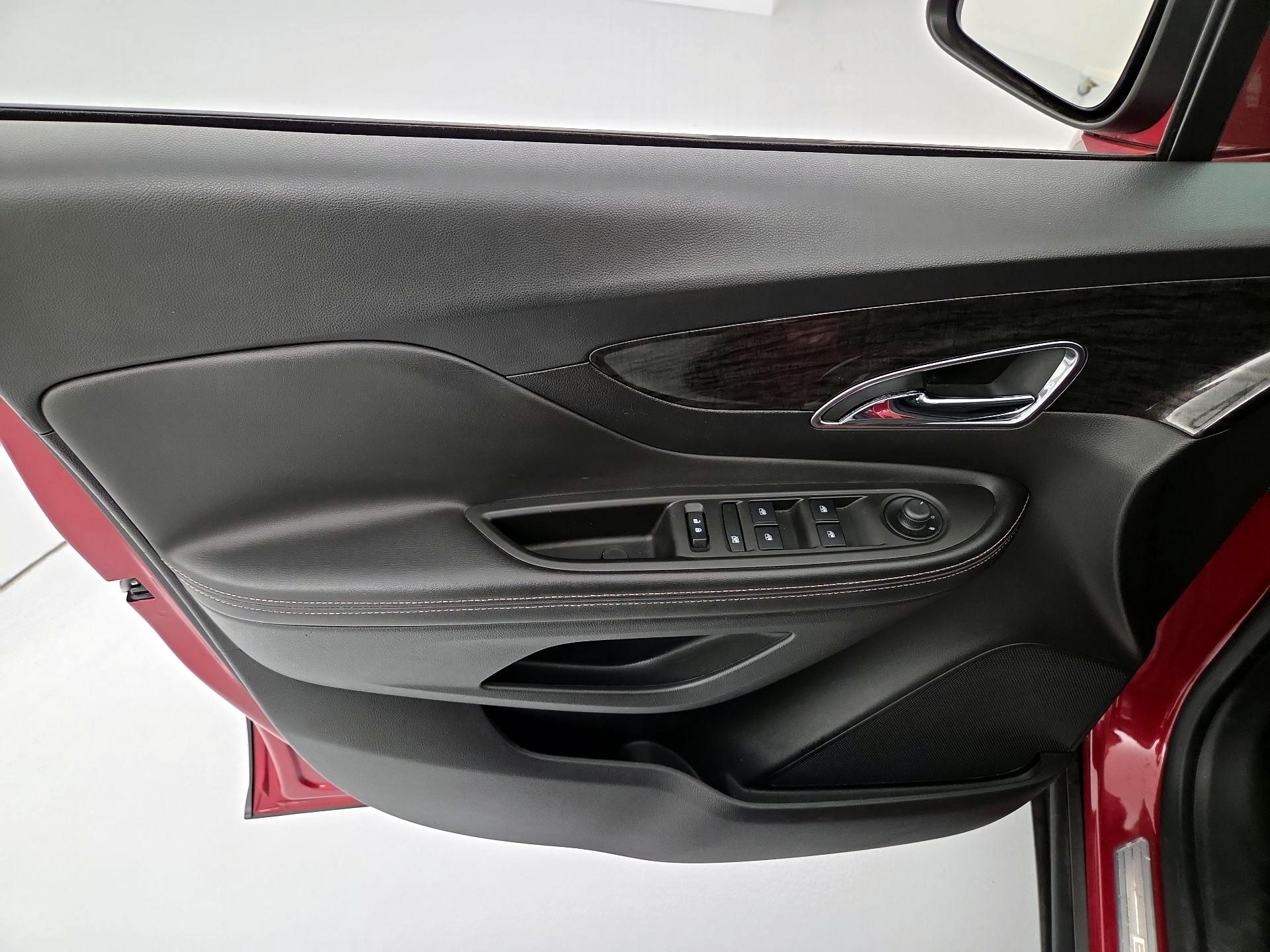 Thumbnail: 2015 Buick Encore - 12