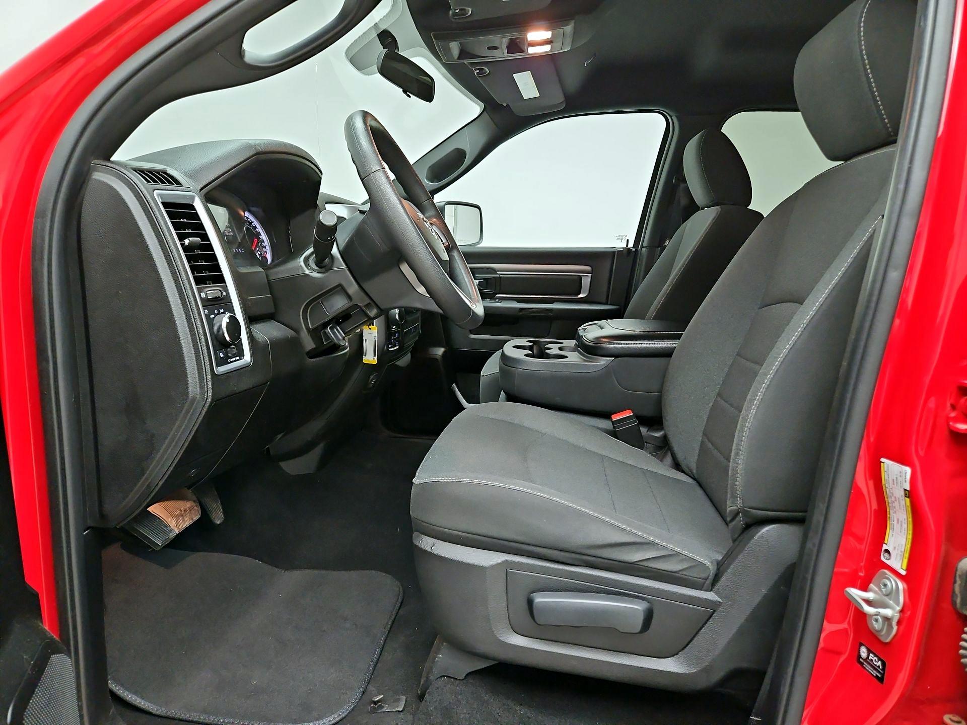 Thumbnail: 2024 RAM 1500 Classic - 11