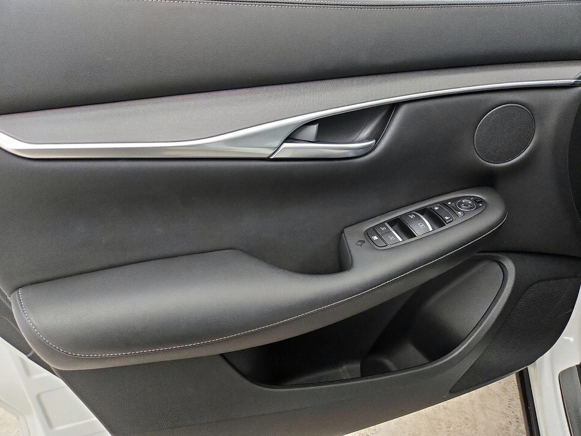 Thumbnail: 2022 INFINITI QX50 - 12