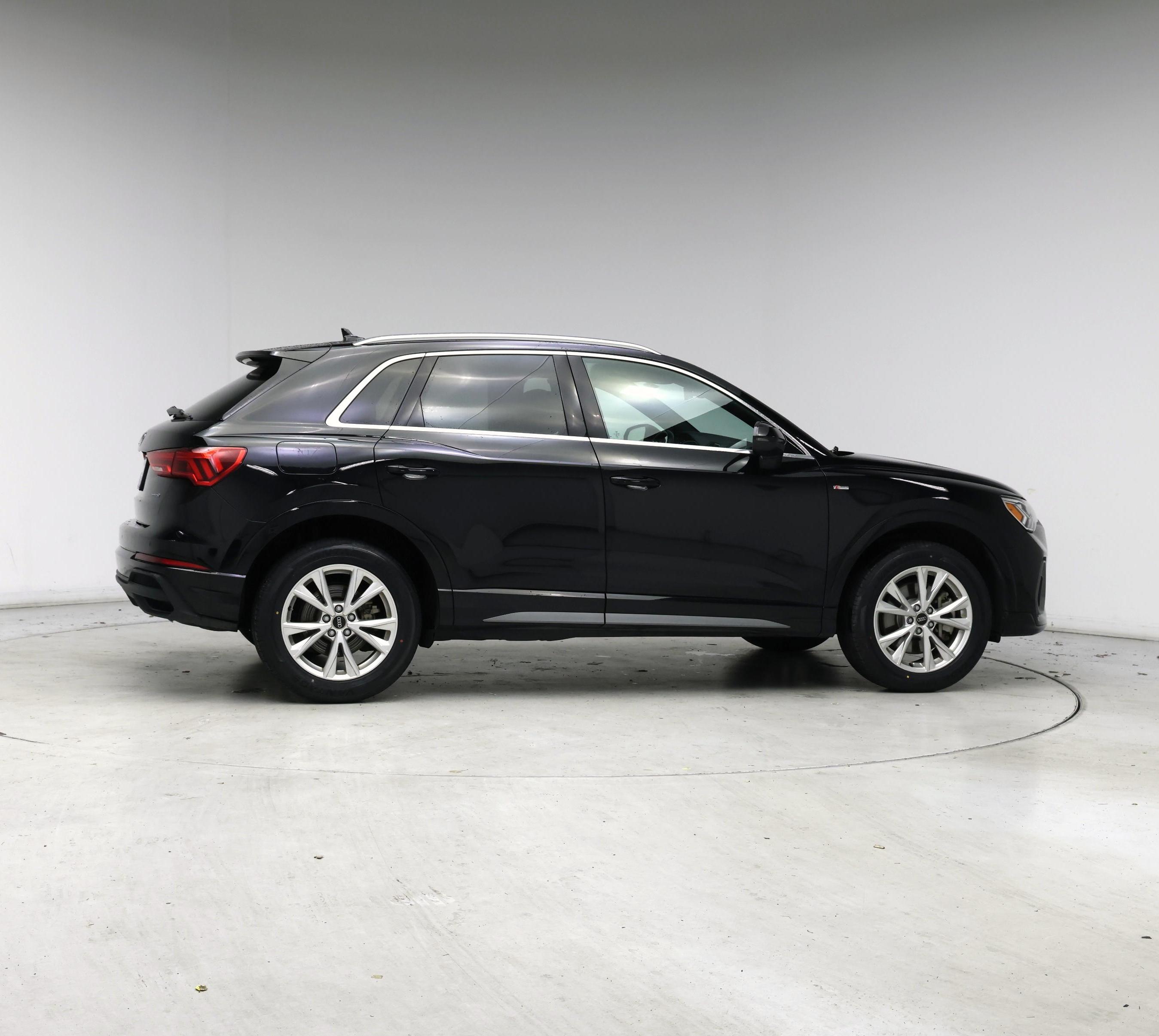 Thumbnail: 2023 Audi Q3 - 7