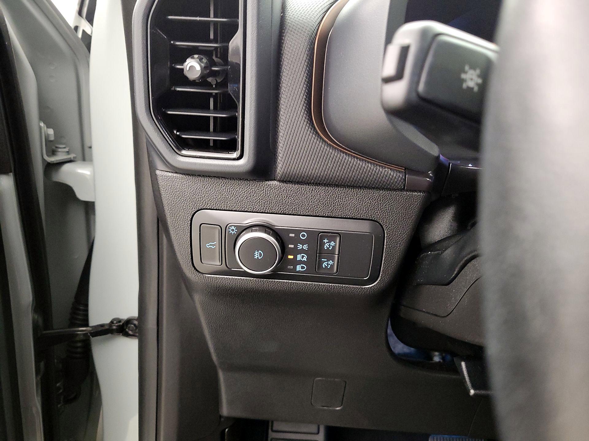 Thumbnail: 2021 Ford Bronco Sport - 13