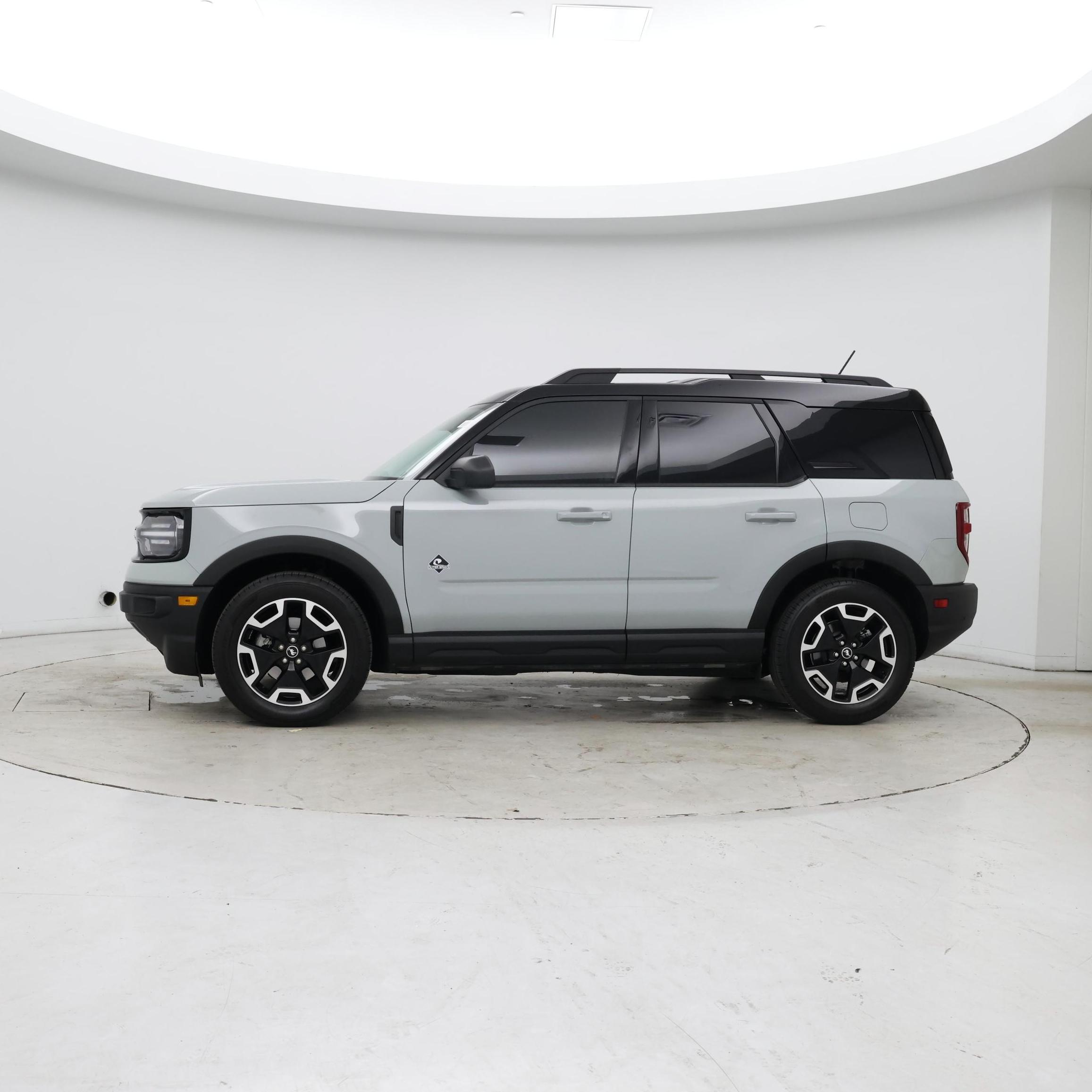 Thumbnail: 2021 Ford Bronco Sport - 3