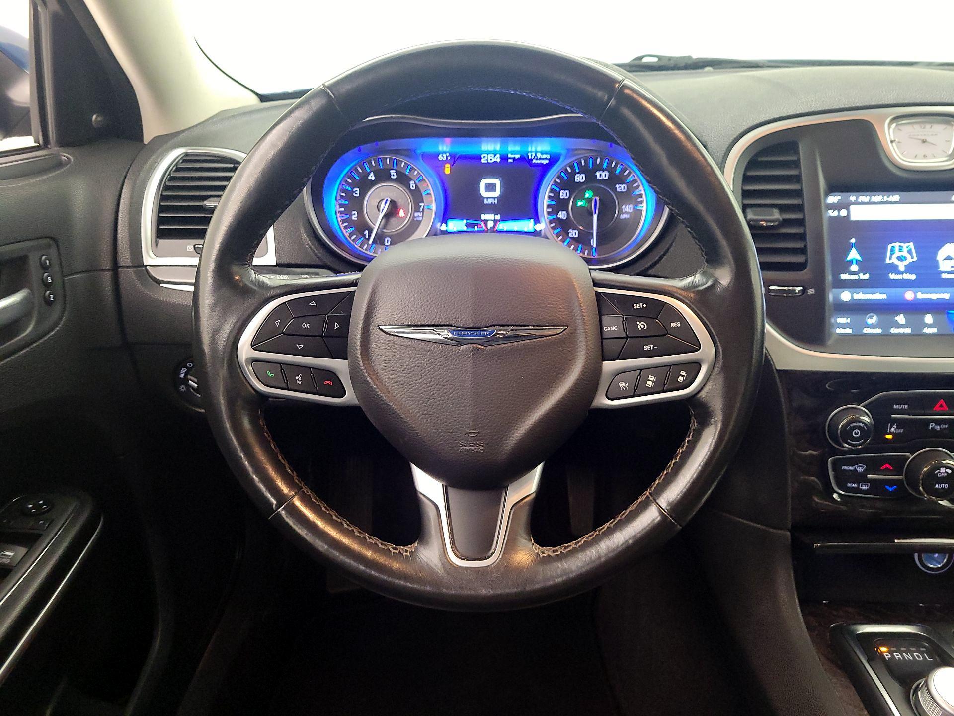 Thumbnail: 2022 Chrysler 300 - 10