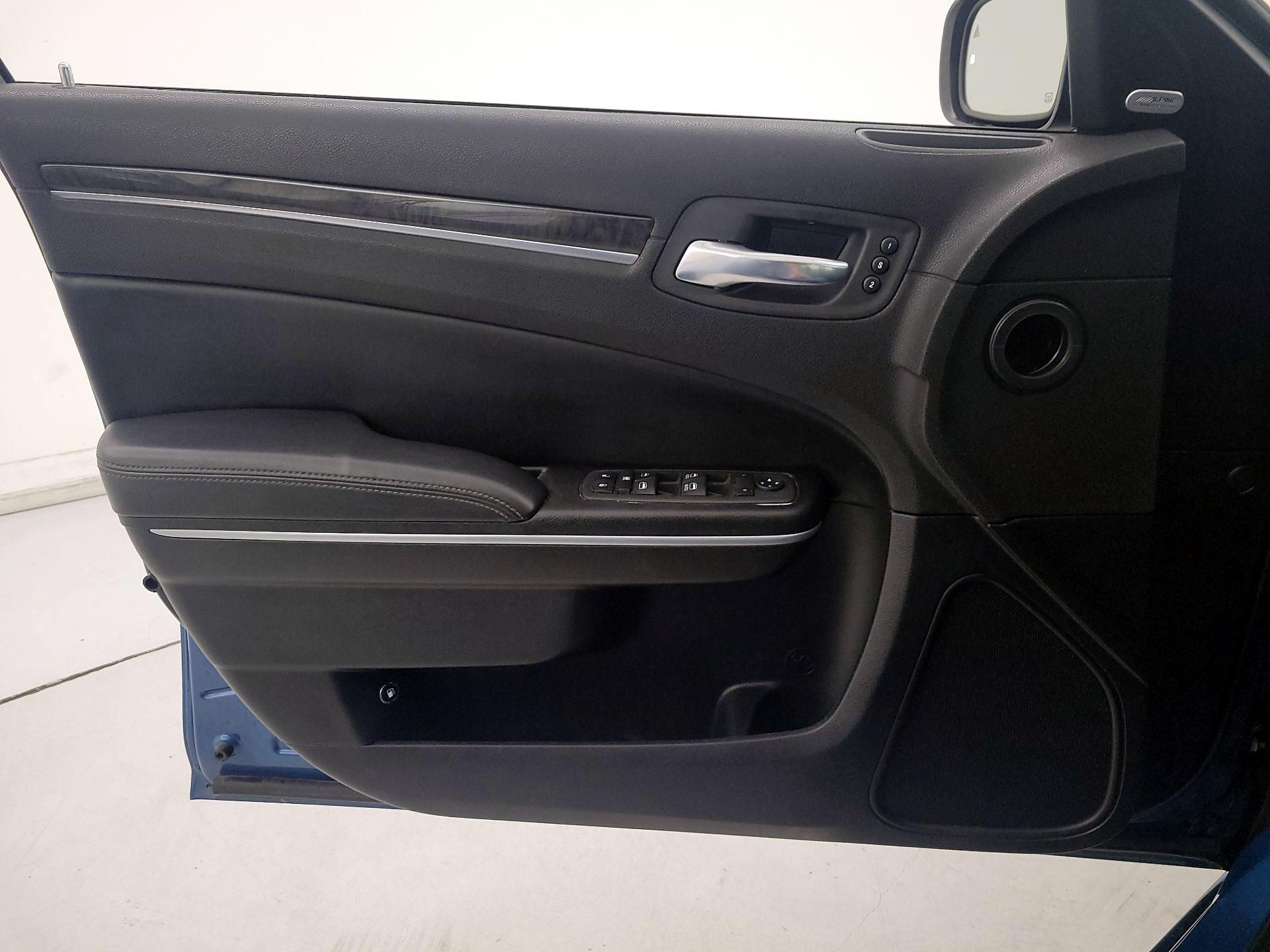 Thumbnail: 2022 Chrysler 300 - 12