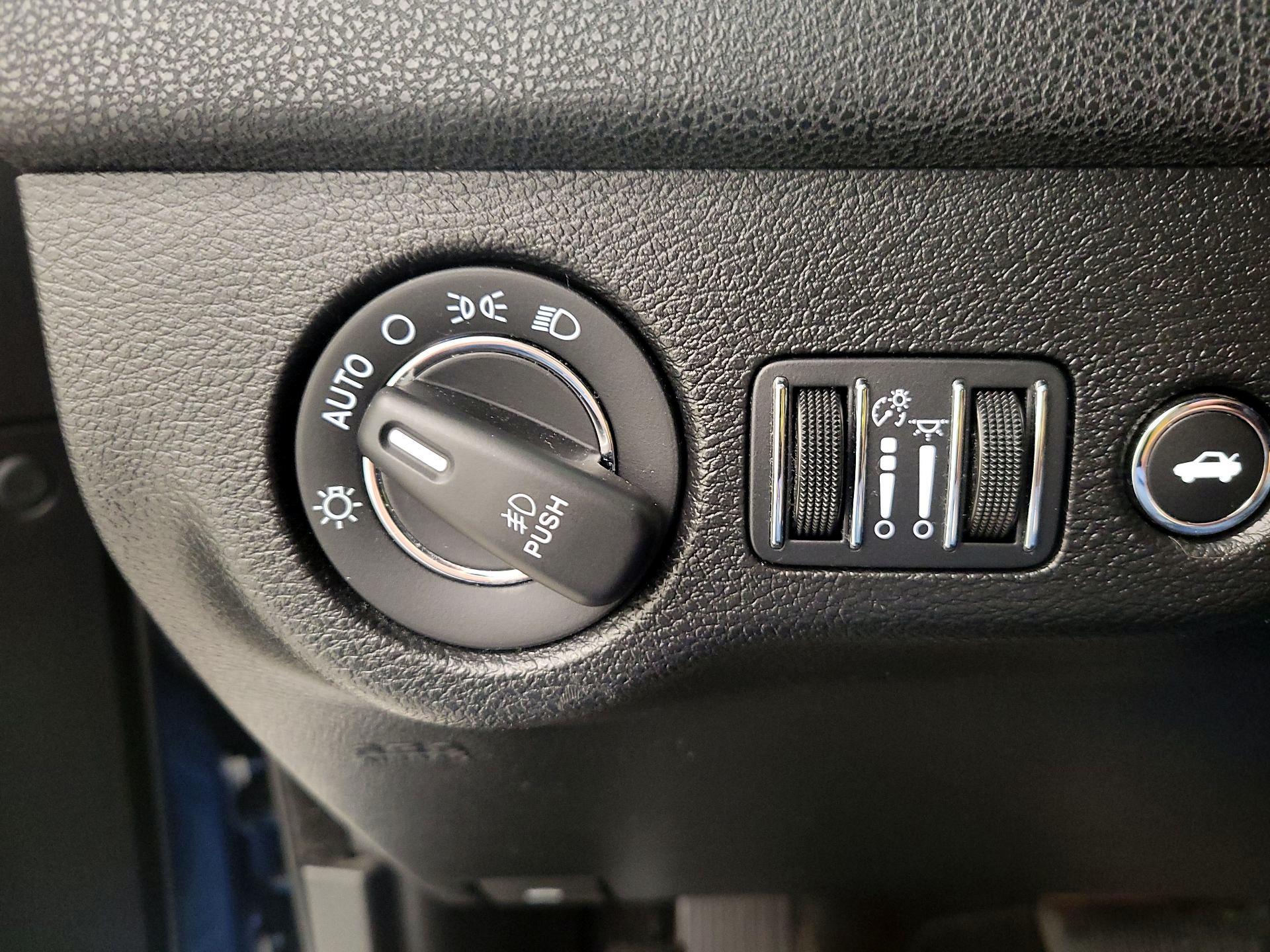 Thumbnail: 2022 Chrysler 300 - 13