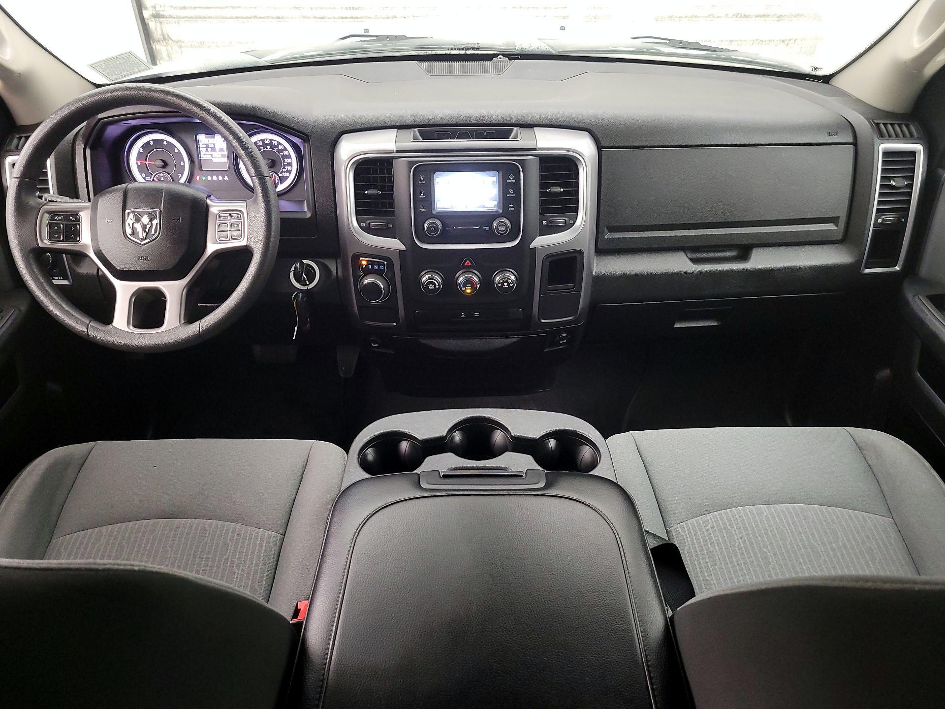 Thumbnail: 2024 RAM 1500 Classic - 9