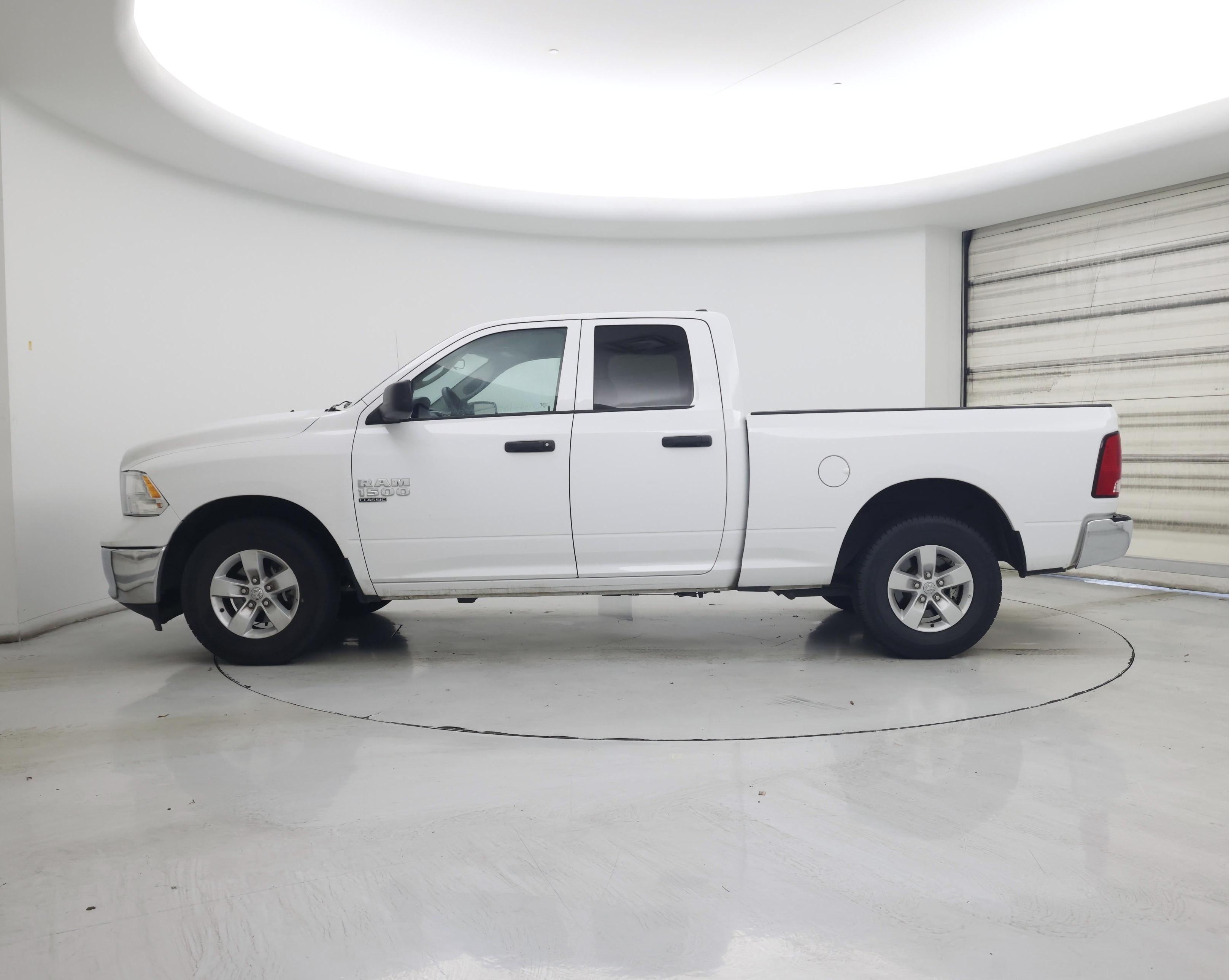 Thumbnail: 2024 RAM 1500 Classic - 3