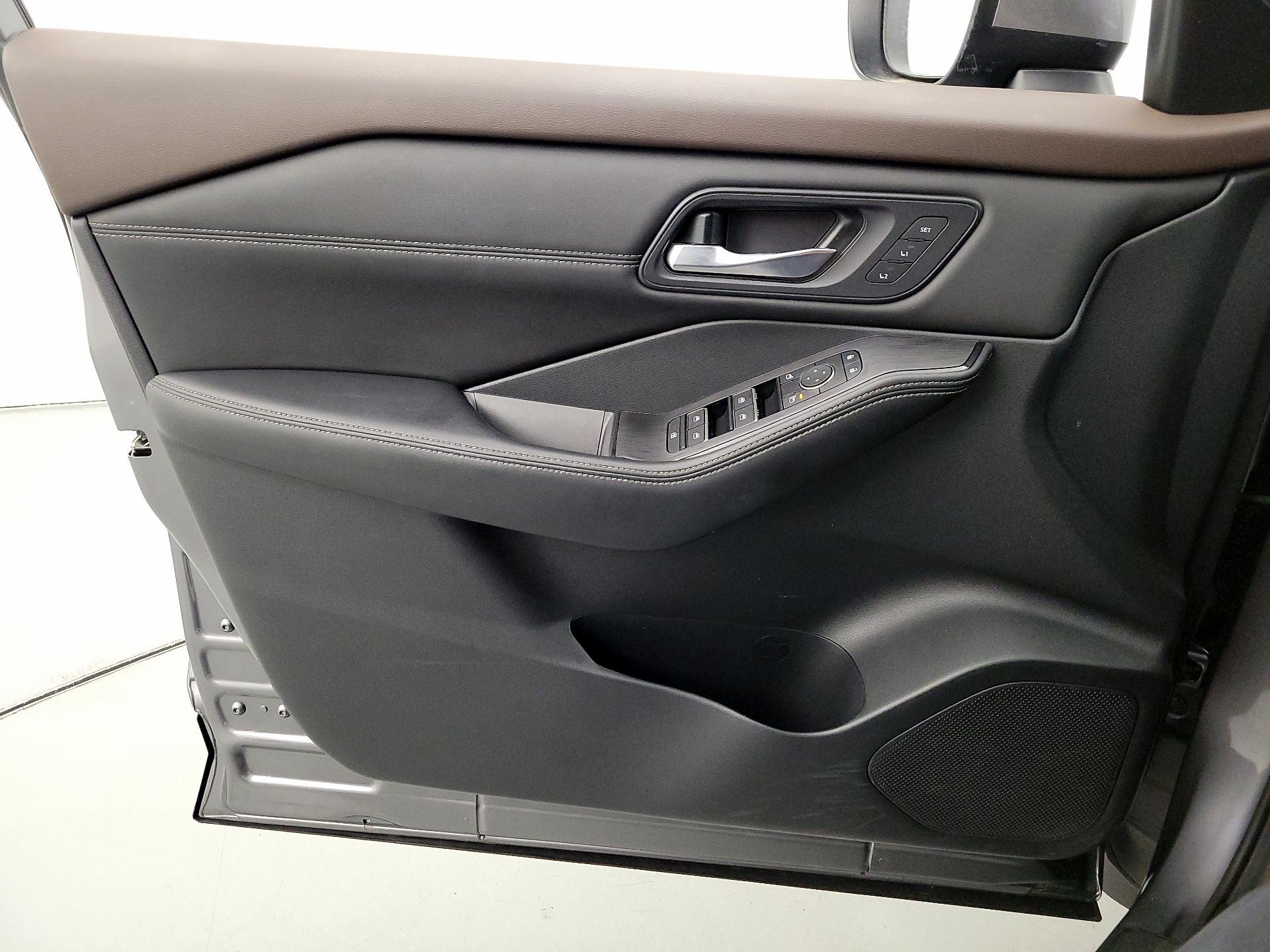 Thumbnail: 2023 Nissan Rogue - 12