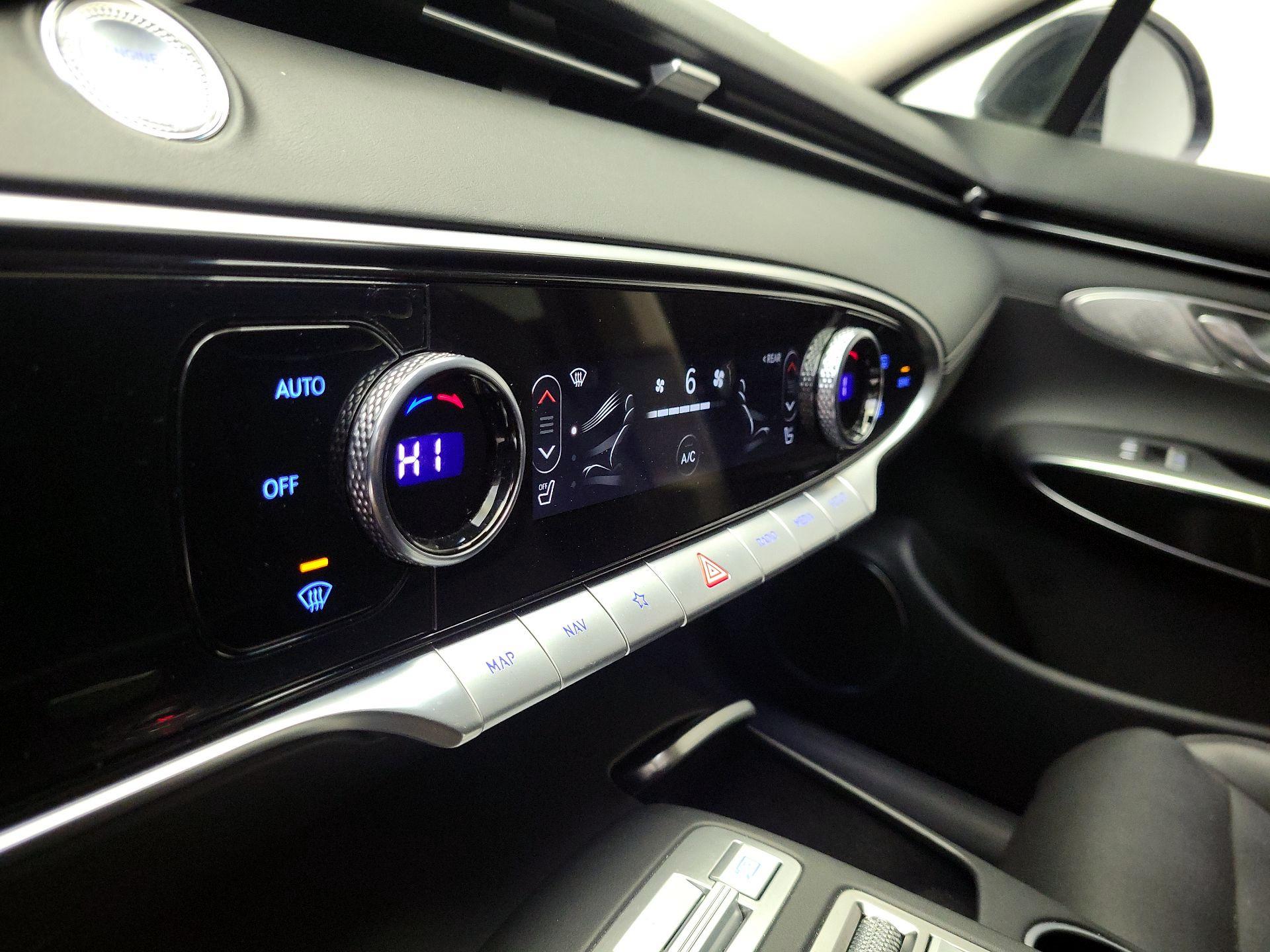 Thumbnail: 2025 Genesis GV70 - 17