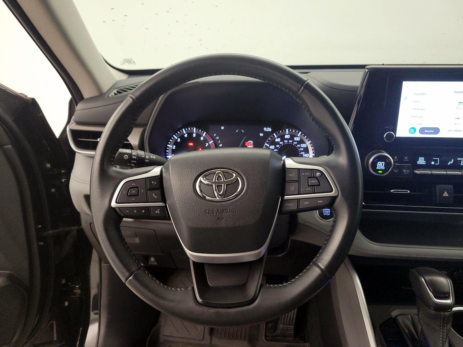 Thumbnail: 2023 Toyota Highlander - 10