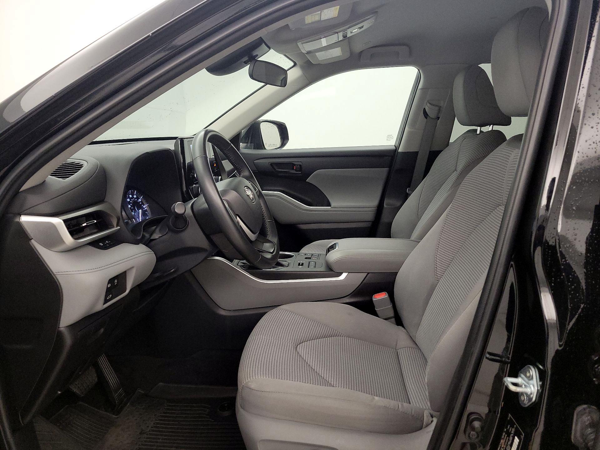 Thumbnail: 2023 Toyota Highlander - 11