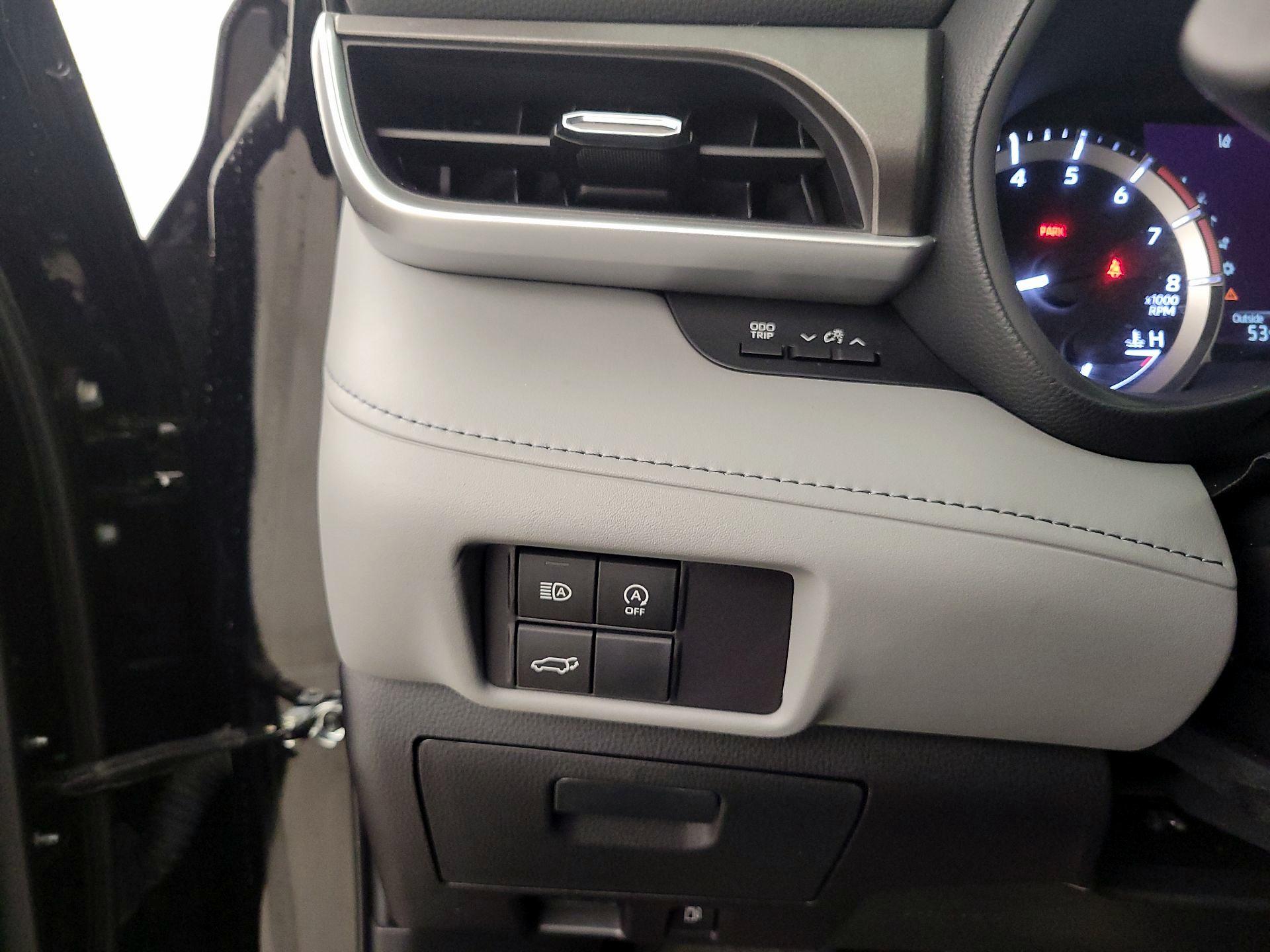 Thumbnail: 2023 Toyota Highlander - 13