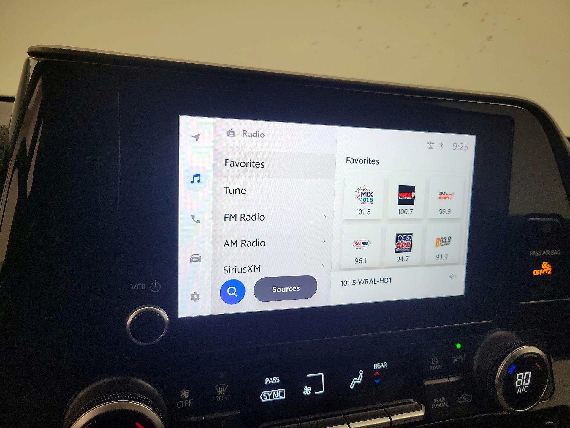 Thumbnail: 2023 Toyota Highlander - 15