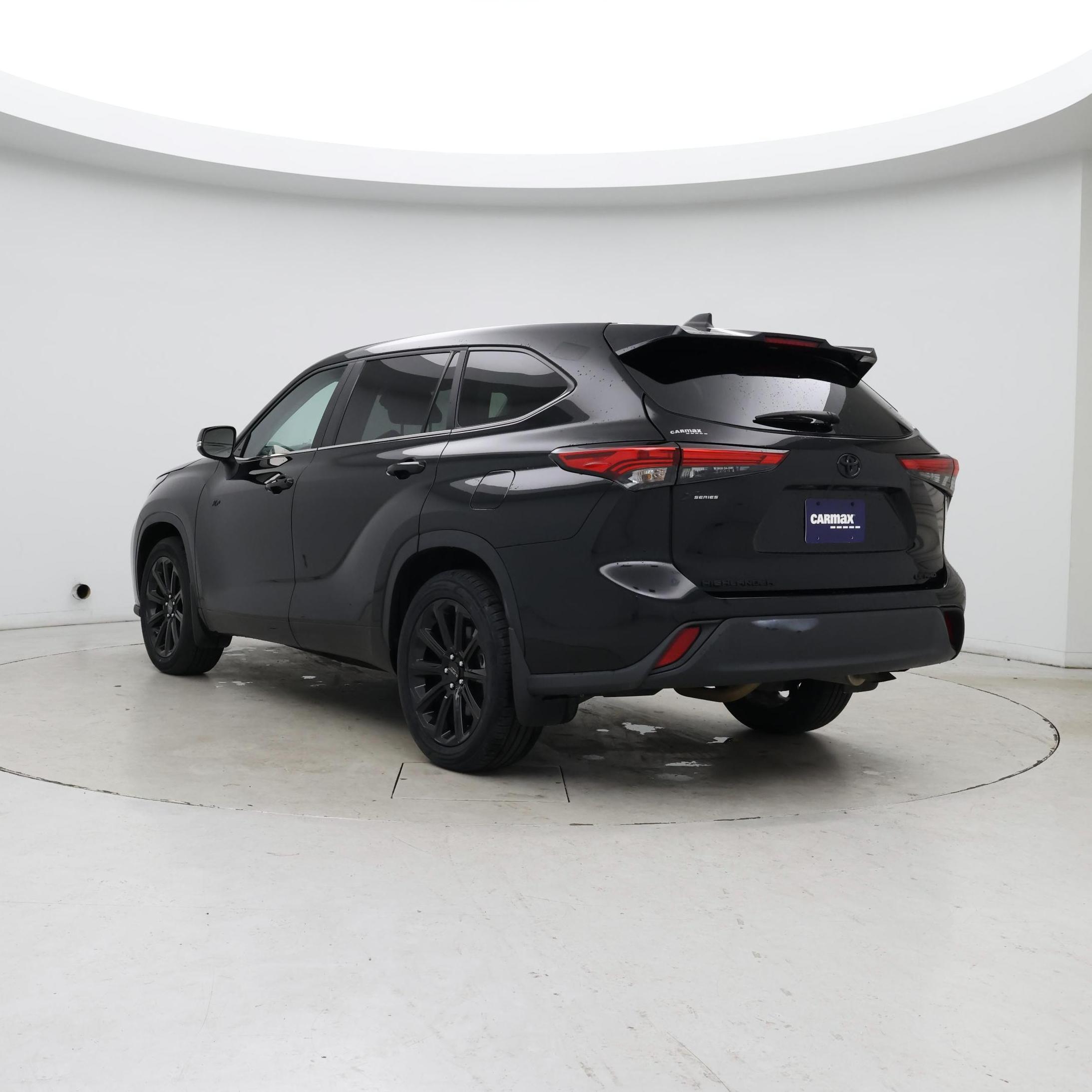 Thumbnail: 2023 Toyota Highlander - 2