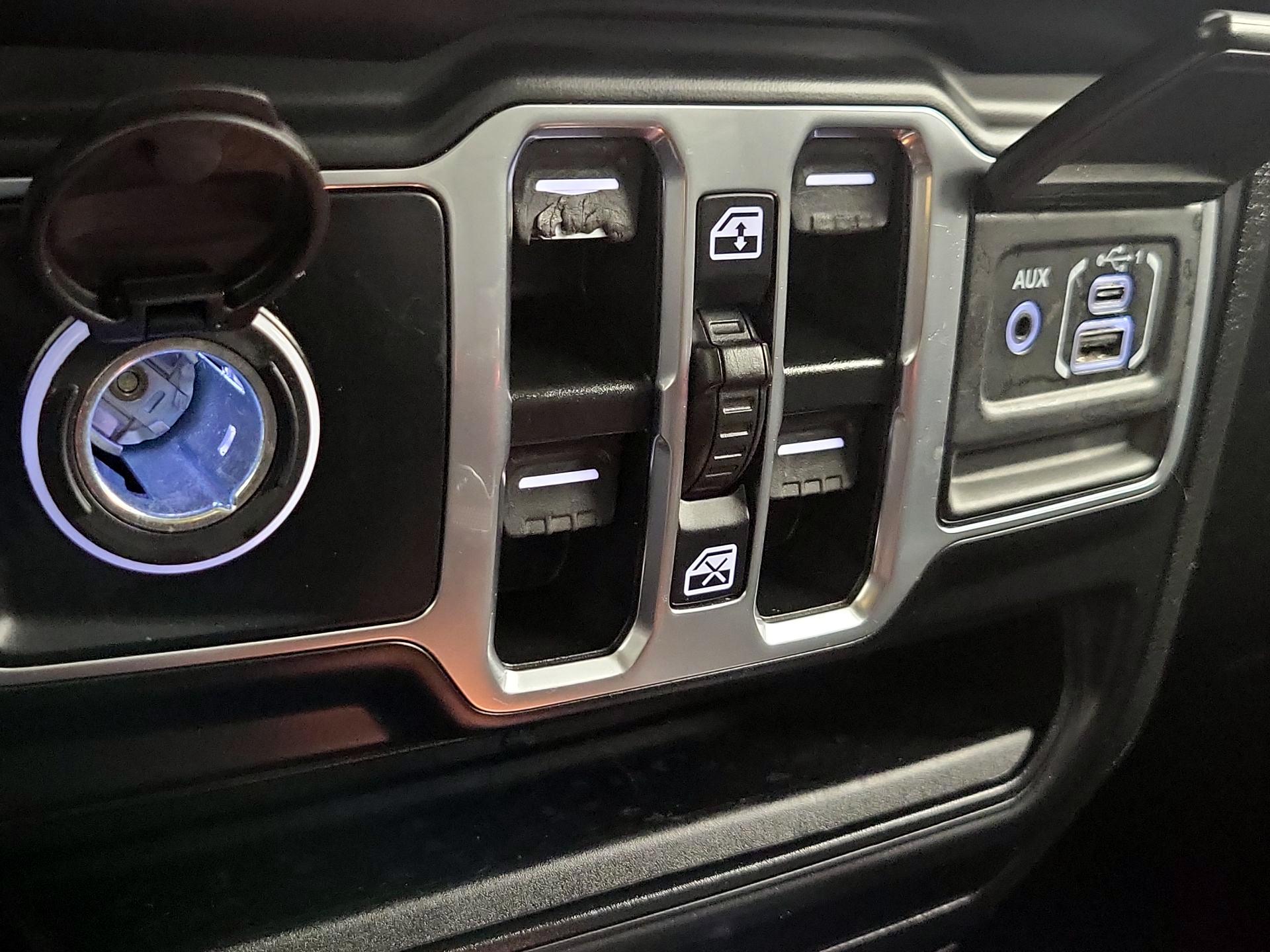 Thumbnail: 2021 Jeep Wrangler - 19