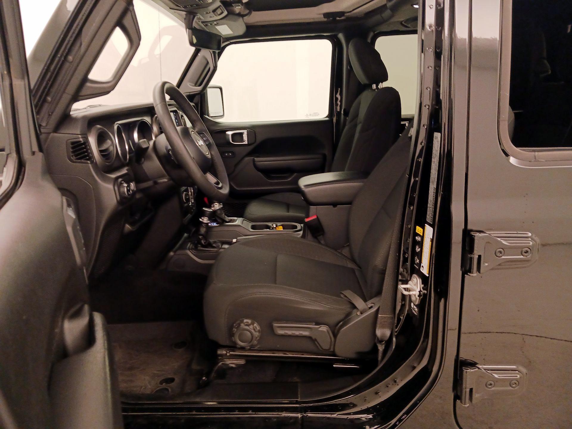 Thumbnail: 2023 Jeep Gladiator - 11