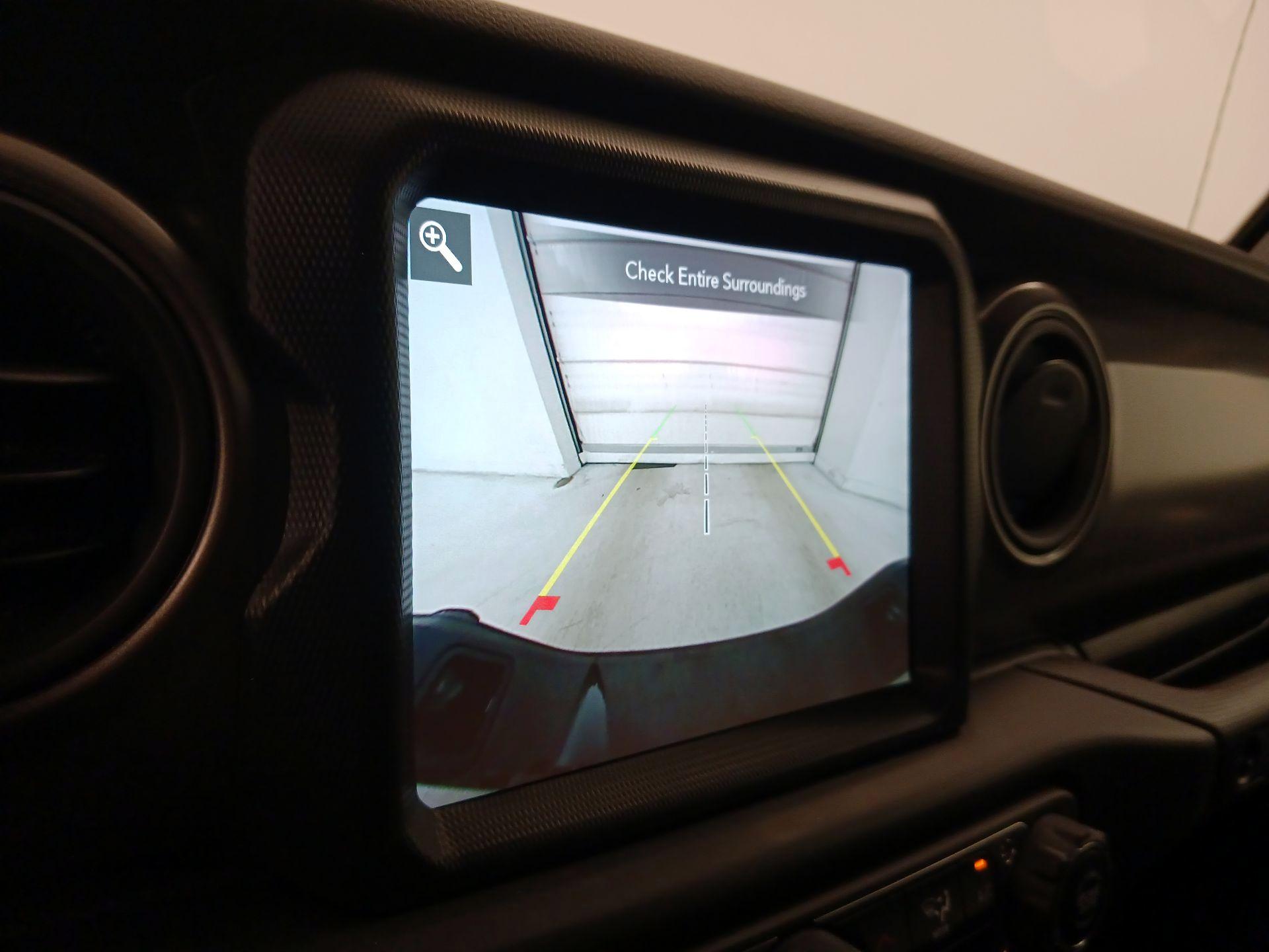 Thumbnail: 2023 Jeep Gladiator - 15