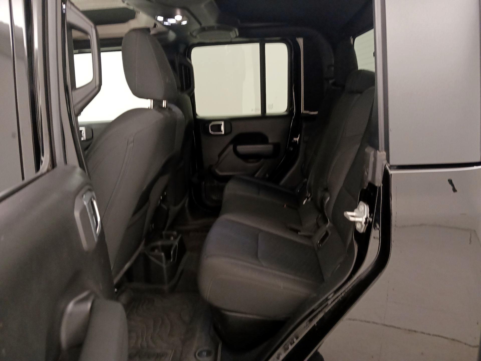 Thumbnail: 2023 Jeep Gladiator - 19