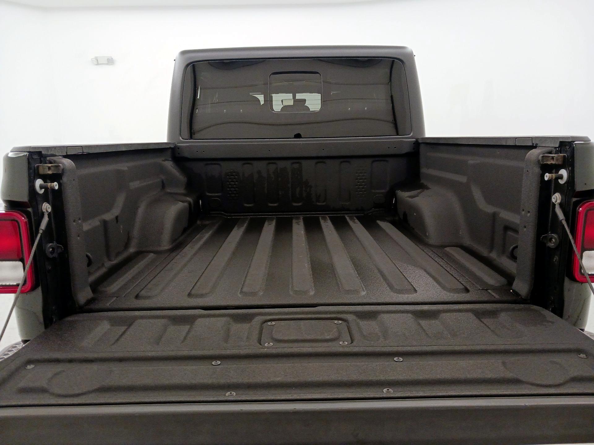 Thumbnail: 2023 Jeep Gladiator - 20