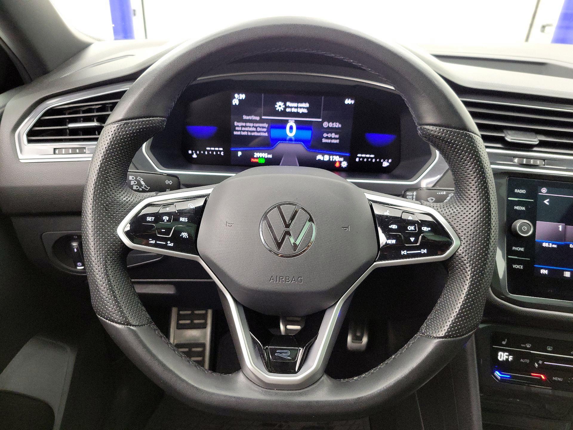 Thumbnail: 2023 Volkswagen Tiguan - 10