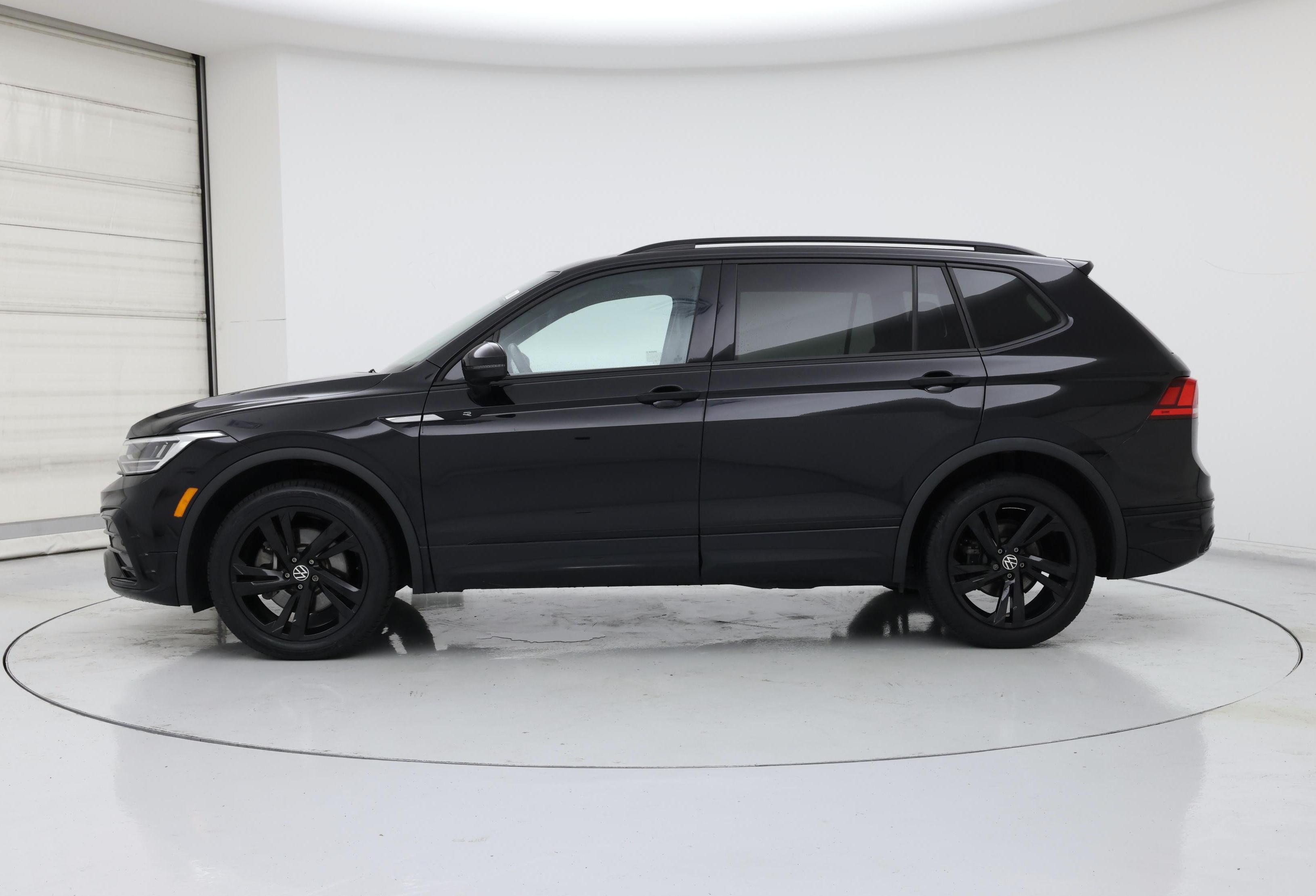 Thumbnail: 2023 Volkswagen Tiguan - 3