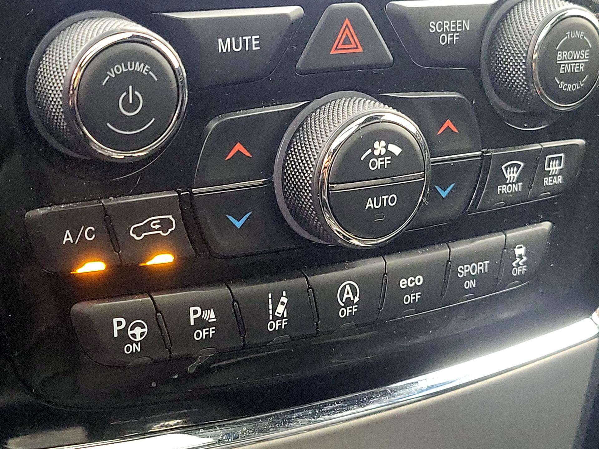 Thumbnail: 2021 Jeep Grand Cherokee - 17