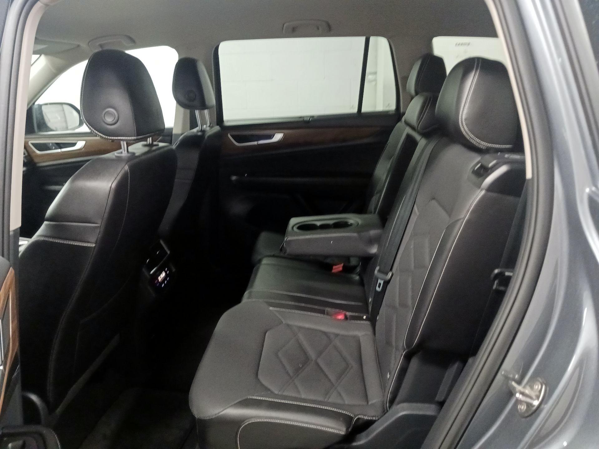 Thumbnail: 2024 Volkswagen Atlas - 16