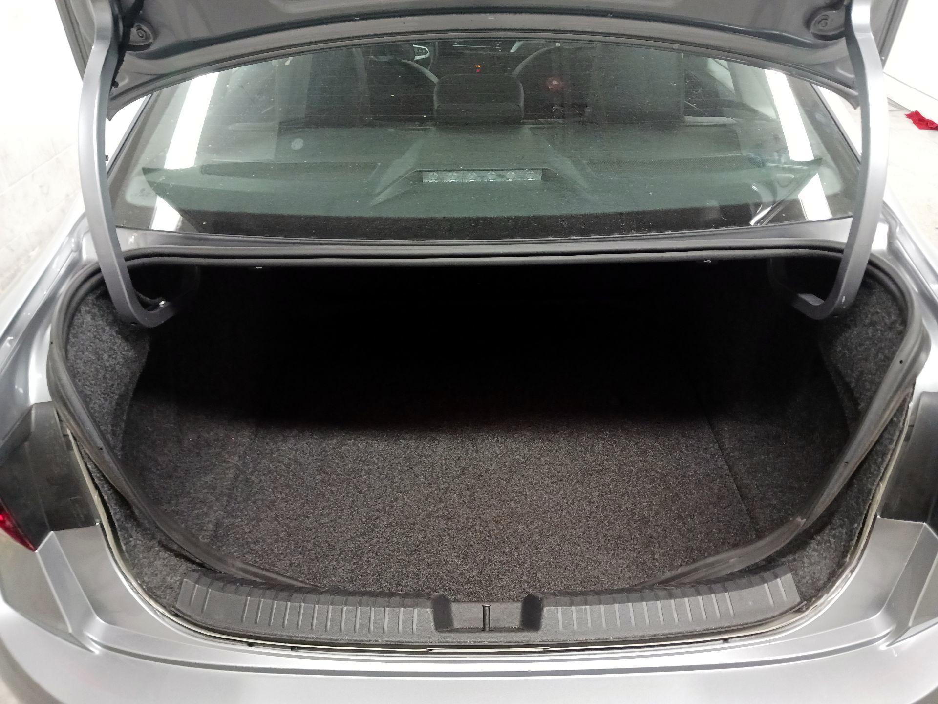 Thumbnail: 2024 Volkswagen Jetta - 19