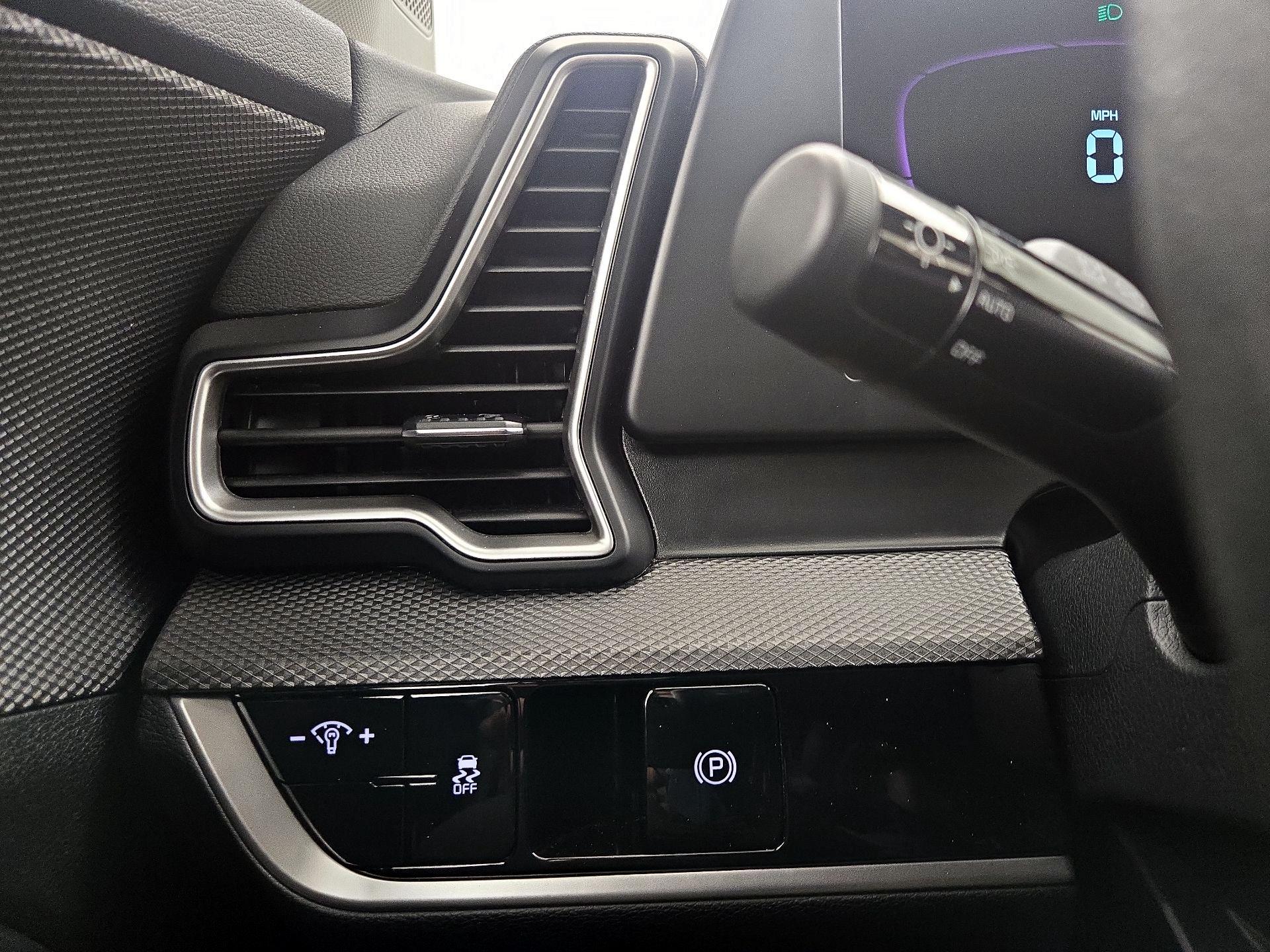 Thumbnail: 2024 Kia Sportage - 13