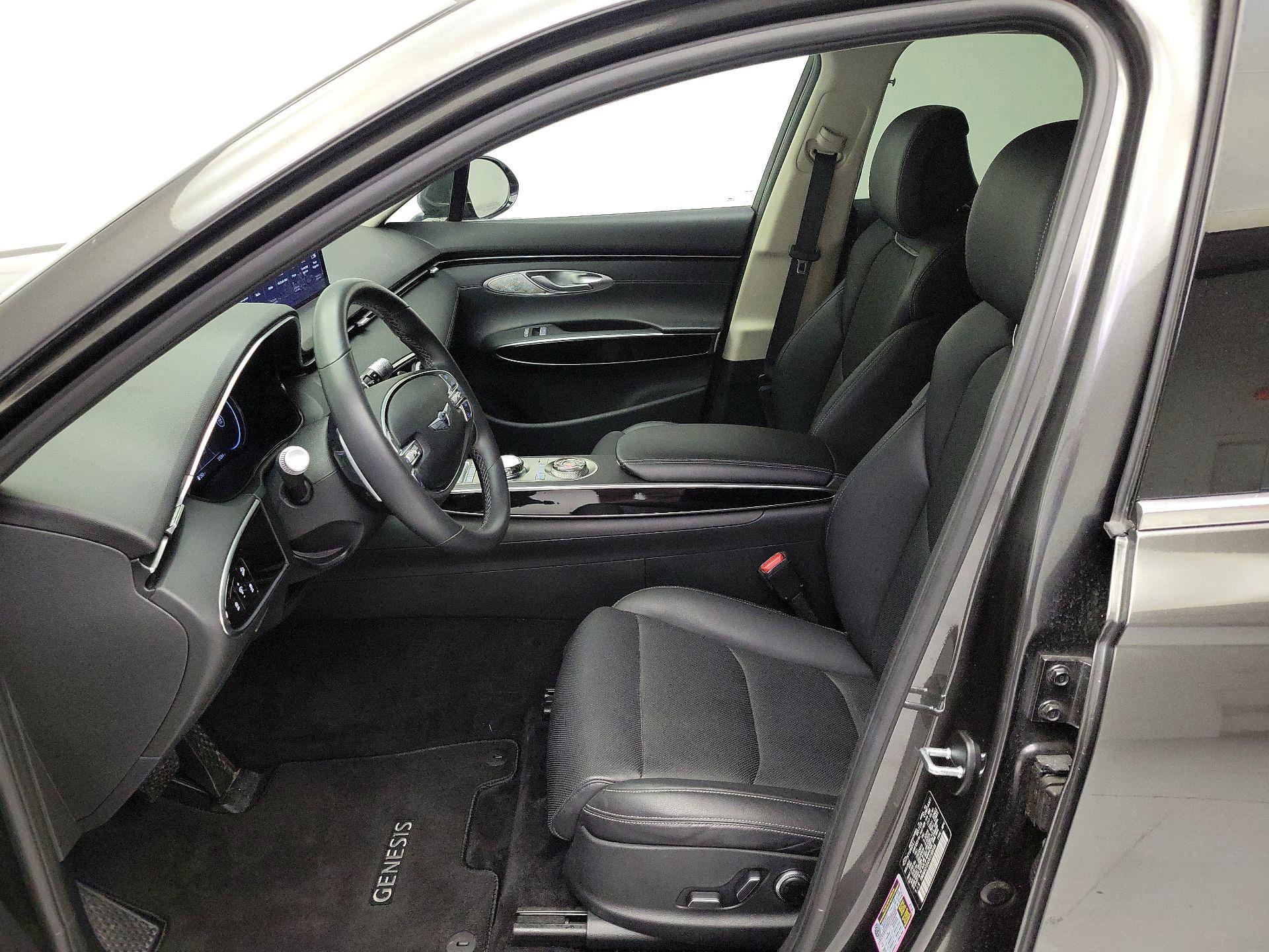 Thumbnail: 2025 Genesis GV70 - 11