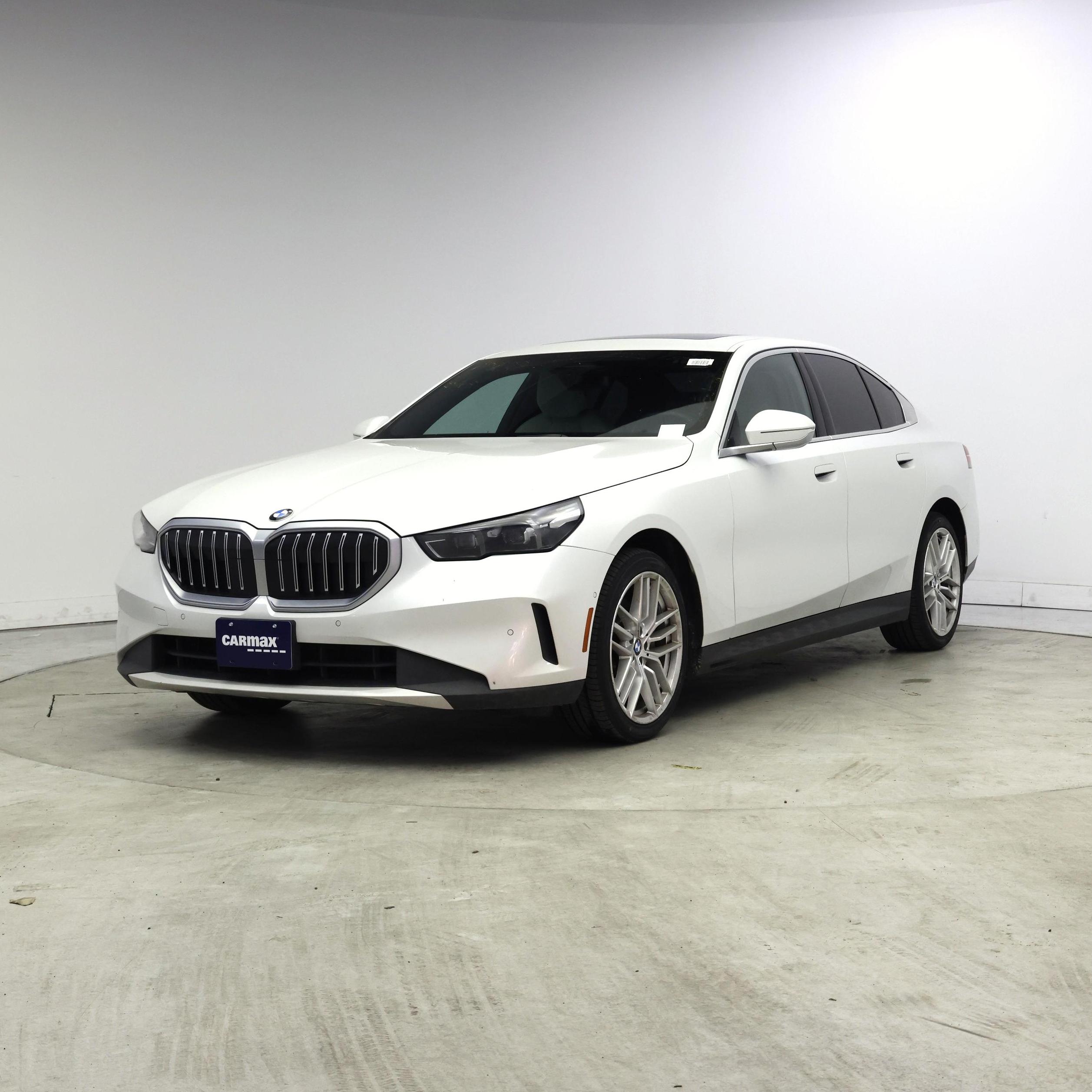 Thumbnail: 2024 BMW 5 Series - 4