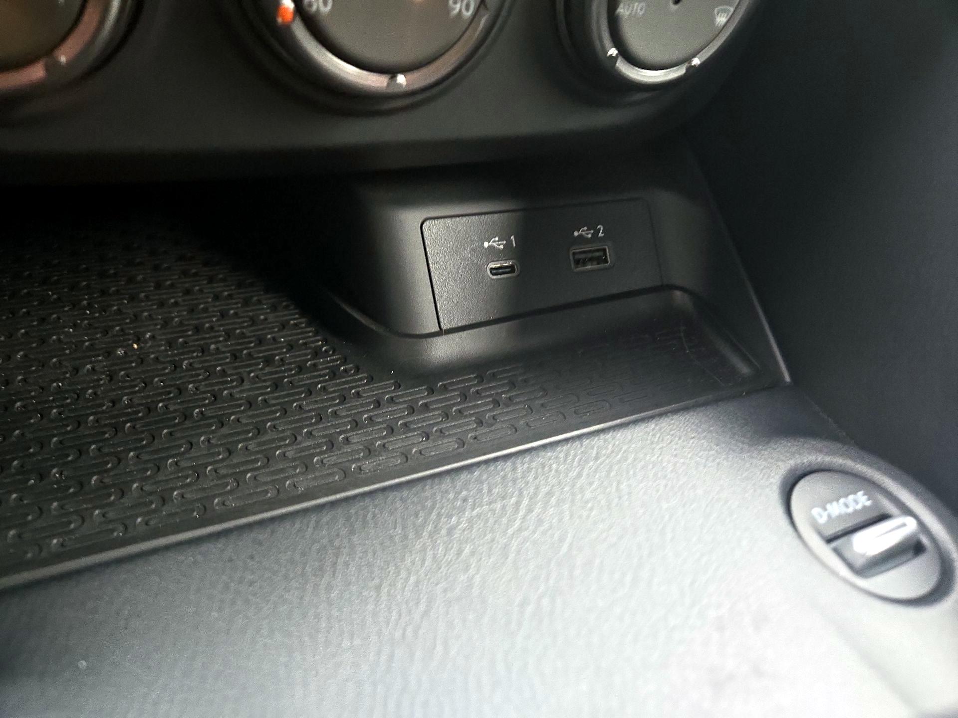 Thumbnail: 2024 Nissan Z - 19