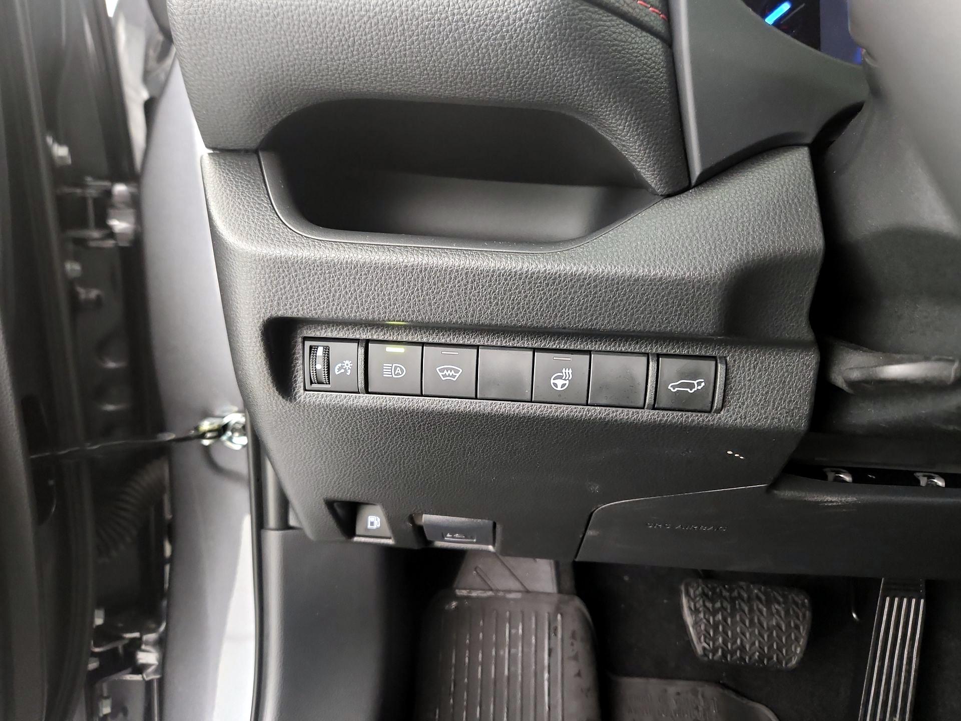 Thumbnail: 2025 Toyota RAV4 - 13