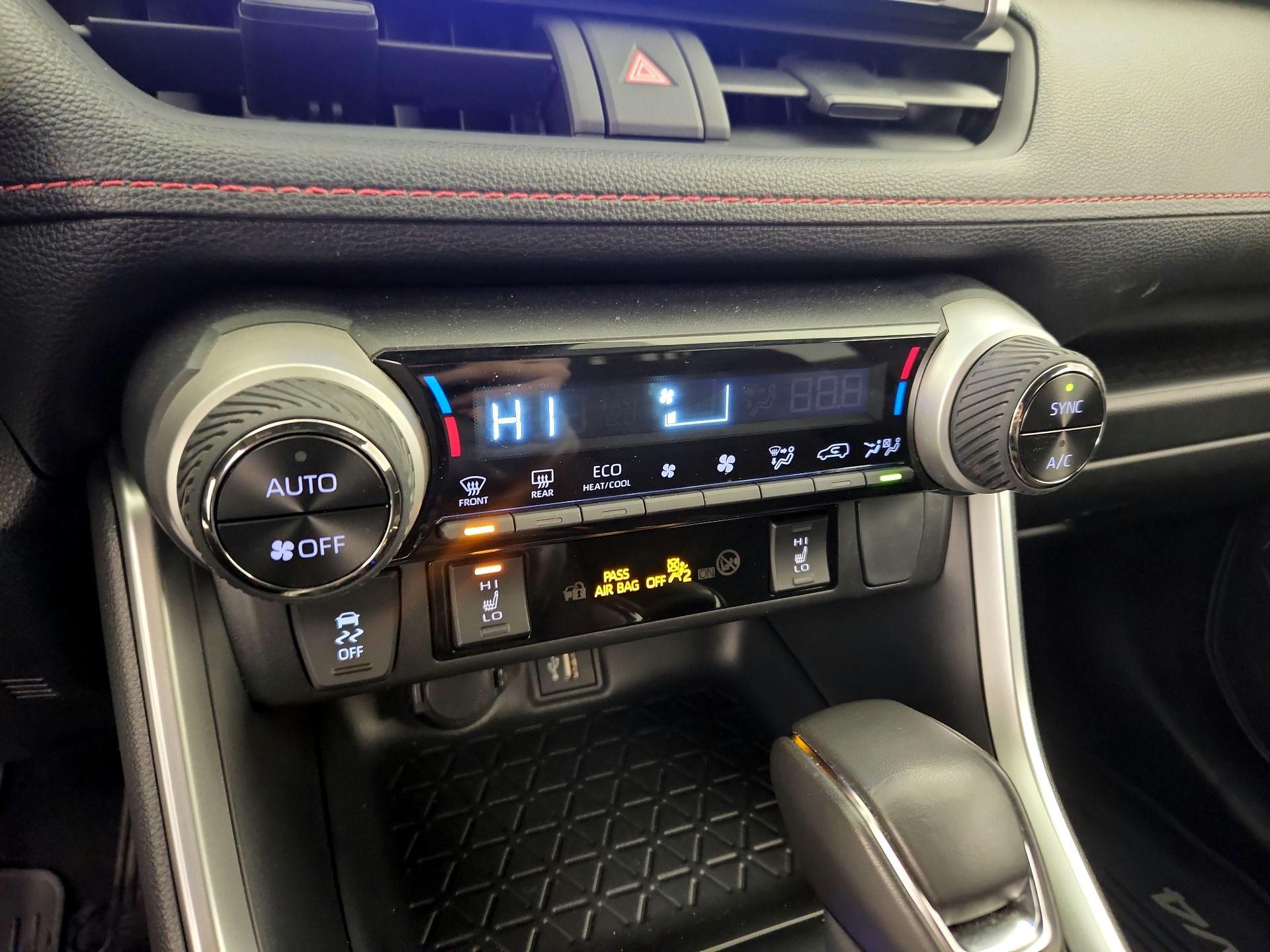 Thumbnail: 2025 Toyota RAV4 - 16