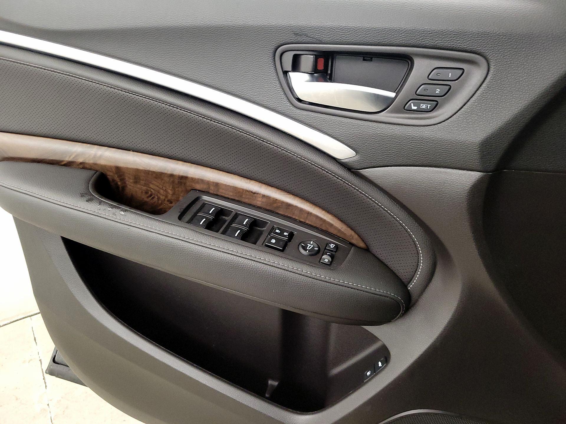 Thumbnail: 2020 Acura MDX - 12