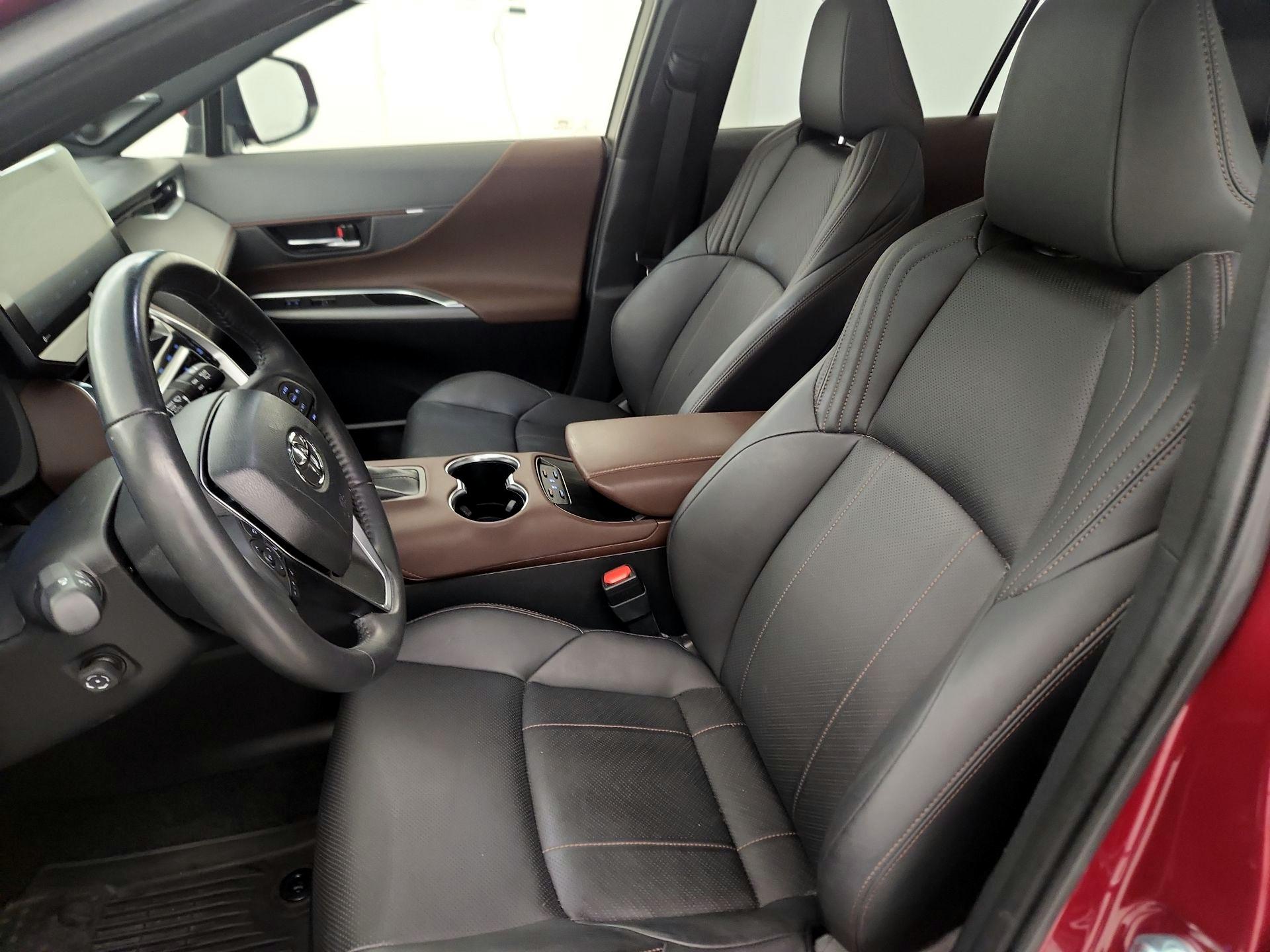 Thumbnail: 2021 Toyota Venza - 11