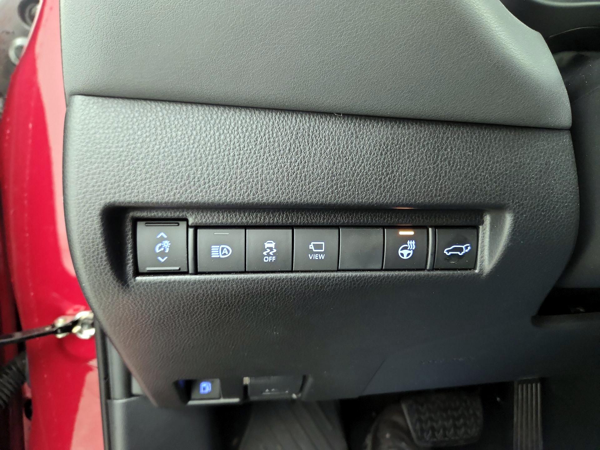 Thumbnail: 2021 Toyota Venza - 13